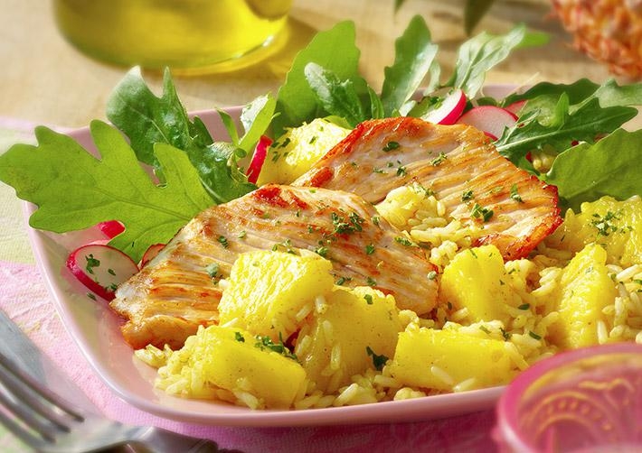 Putensteak mit fruchtigem Curryreis