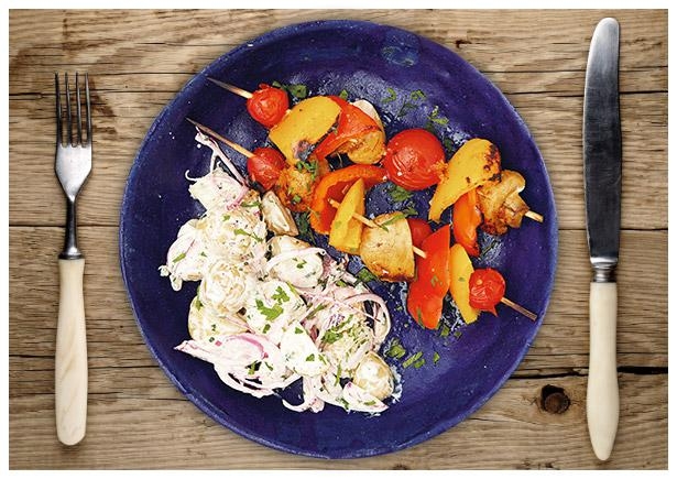 Grillvergnügen: Gemüsespieße in pikanter Glasur