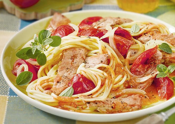 Spaghetti mit Schnitzel-Soße   