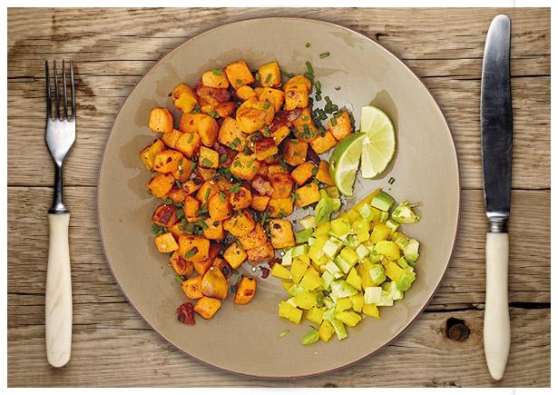 Braun gebratenes Bacon-Süßkartoffel-Hash