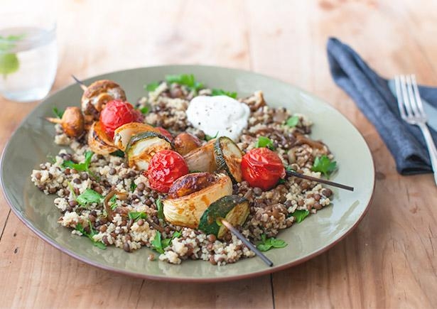 Marokkanisch gewürzte Gemüsespieße 