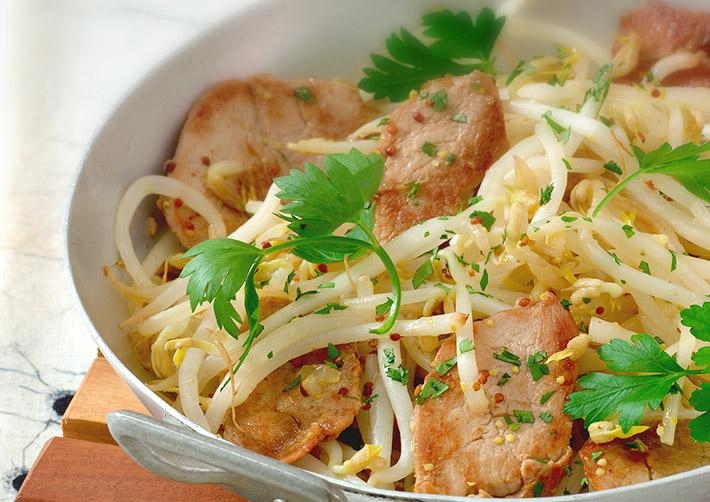 Schweinefilet mit Sojasprossen