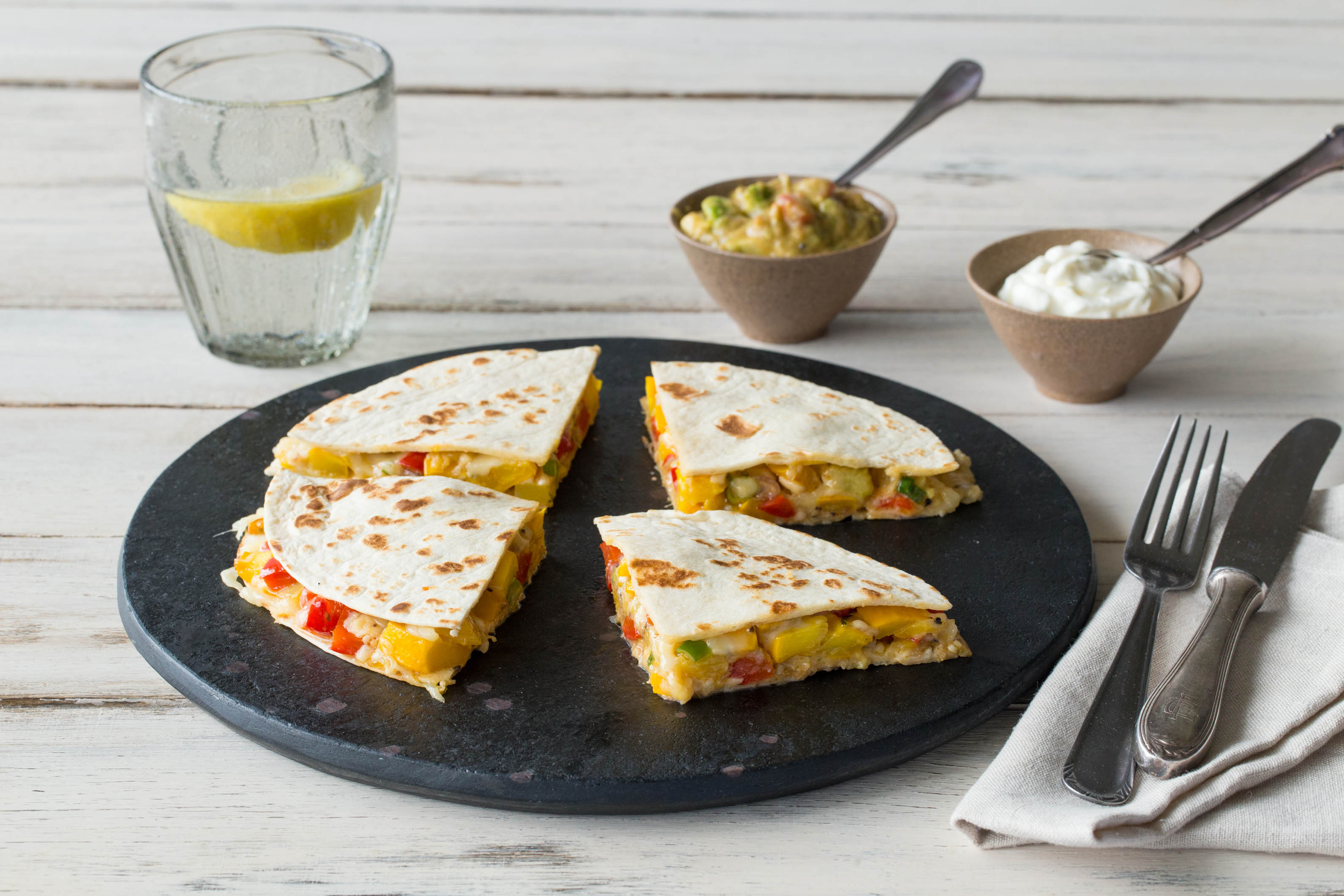 Knusprig gefüllte Gemüse-Quesadillas