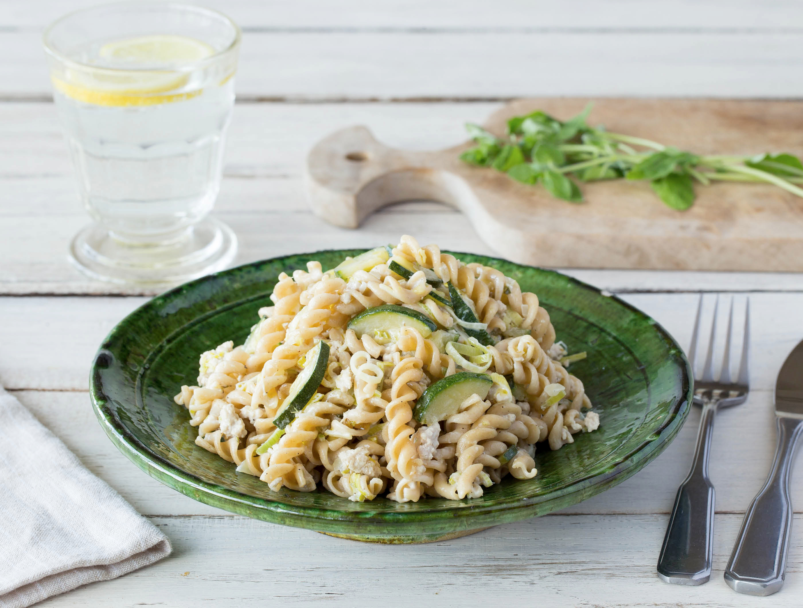 Romige fusilli met Italiaans gekruid kipgehakt