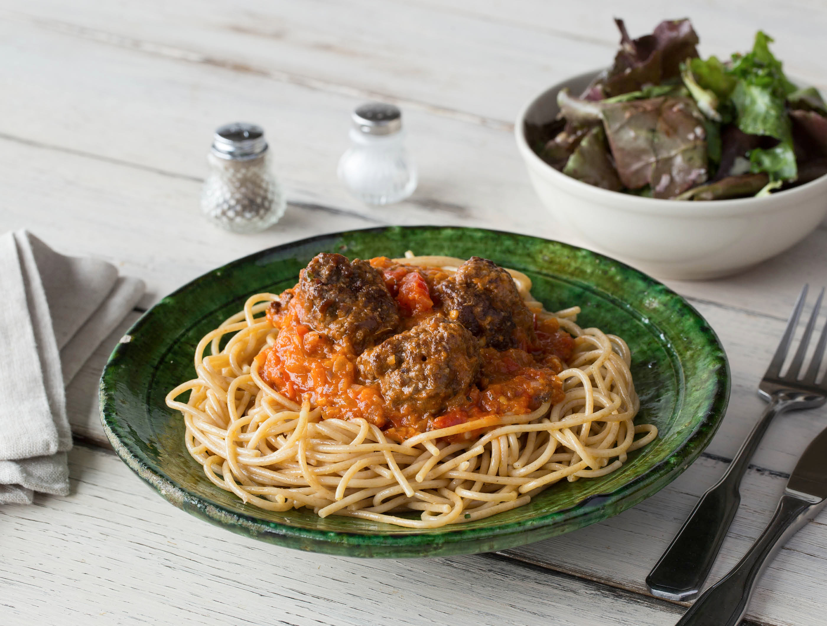 Spaghetti integrale met gehaktballetjes en zelfgemaakte tomatensaus
