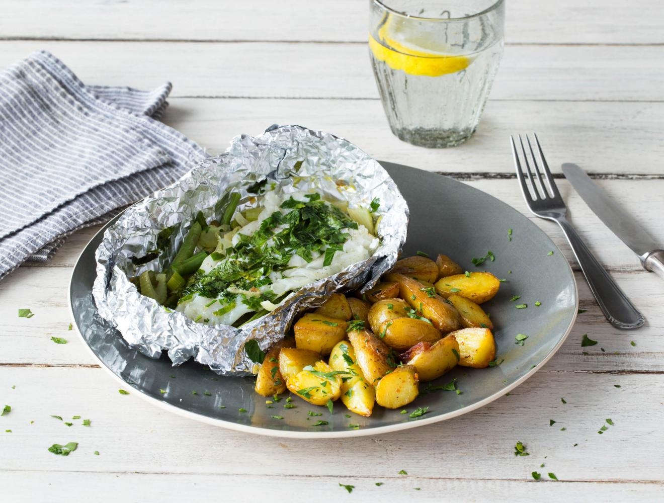 Vispakketje met venkel, sperziebonen en gebakken krieltjes