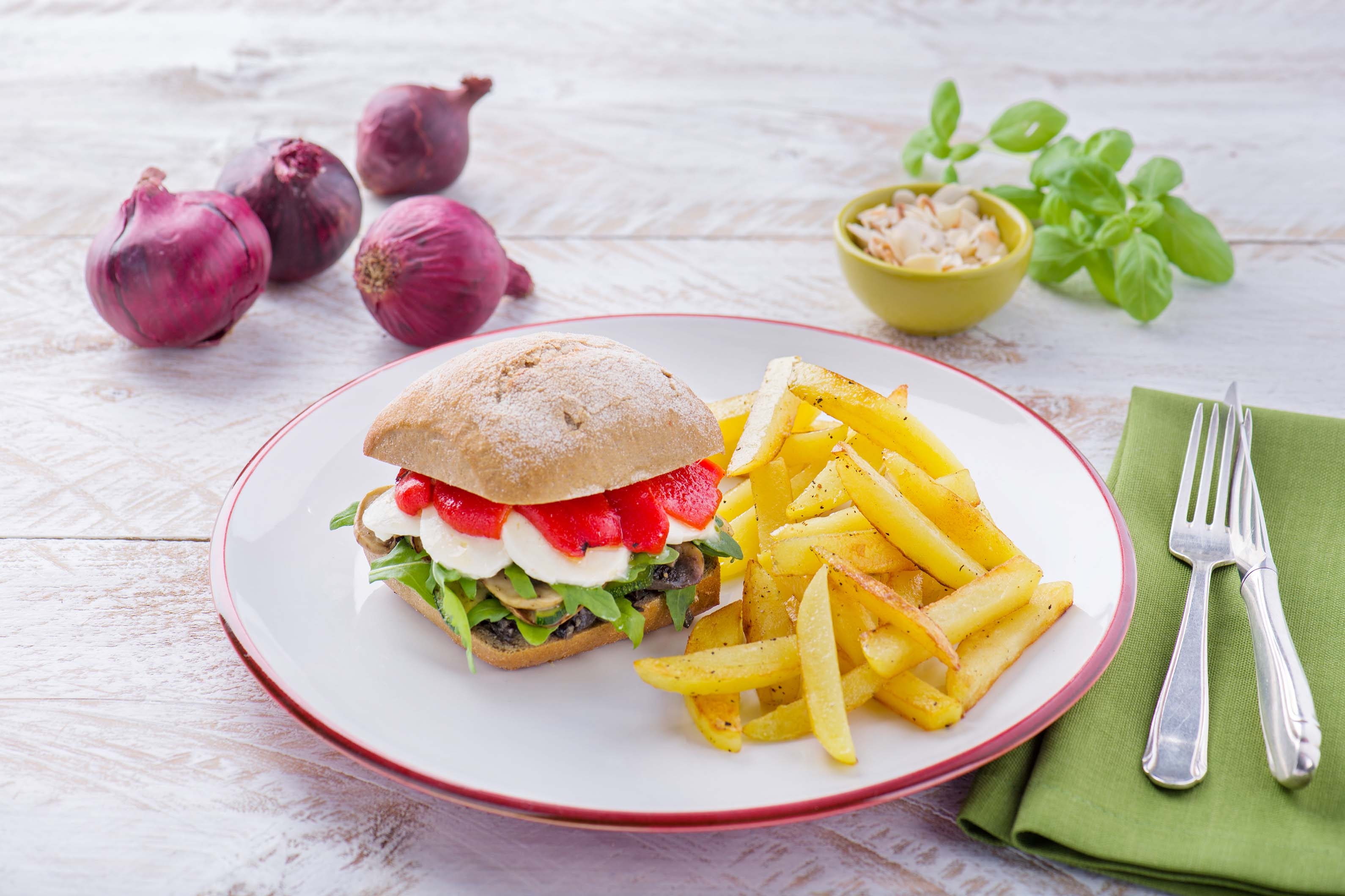 Caprese-Gemüse-Burger mit selbstgemachter Olivenpaste