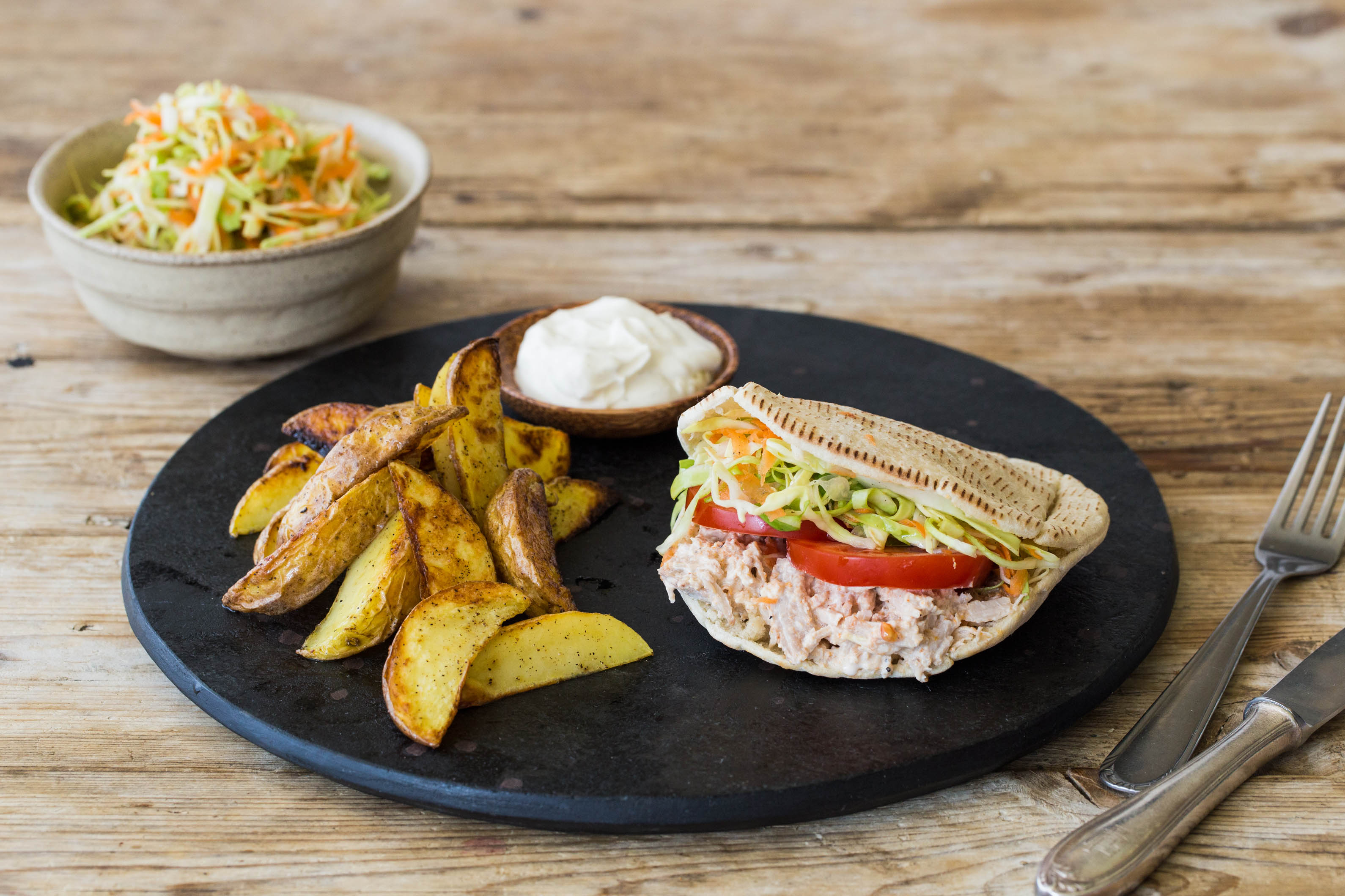 Herzhafter Pulled Pork-Burger mit Coleslaw