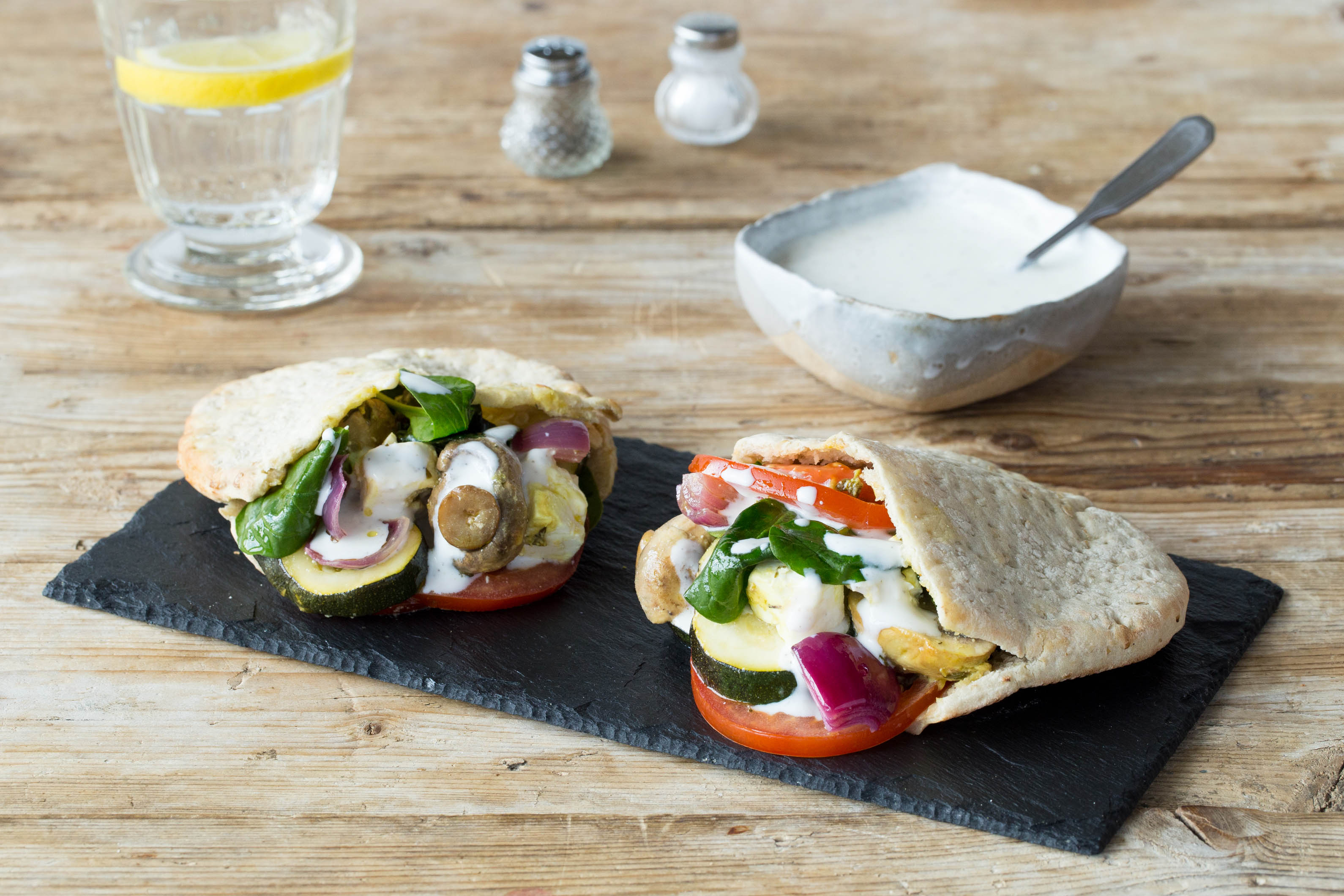 Veggie-Kebabs mit marinierten Gemüse-Feta-Spießen