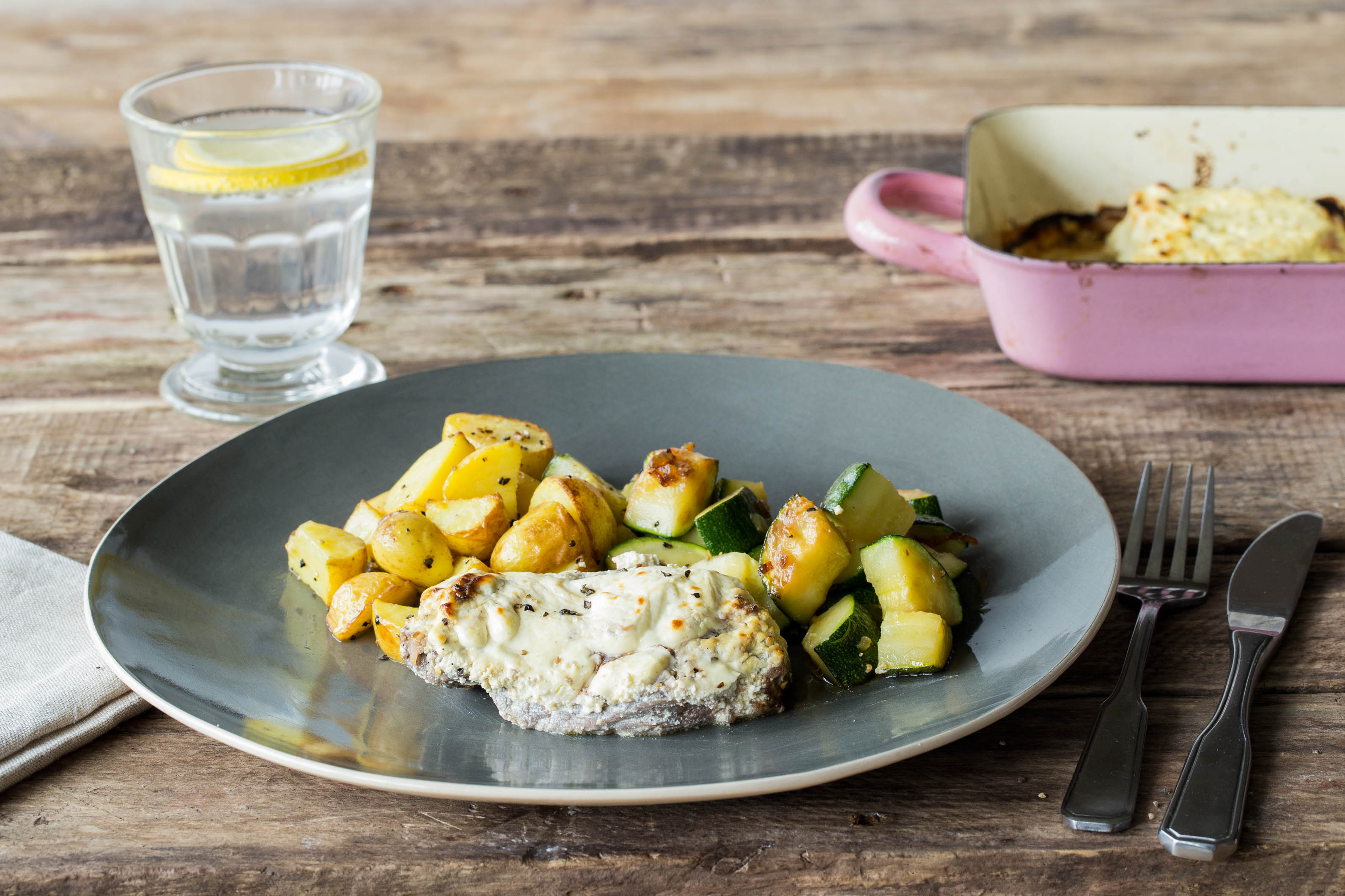 In Rahmjoghurt geschmorte Rinderhüfte