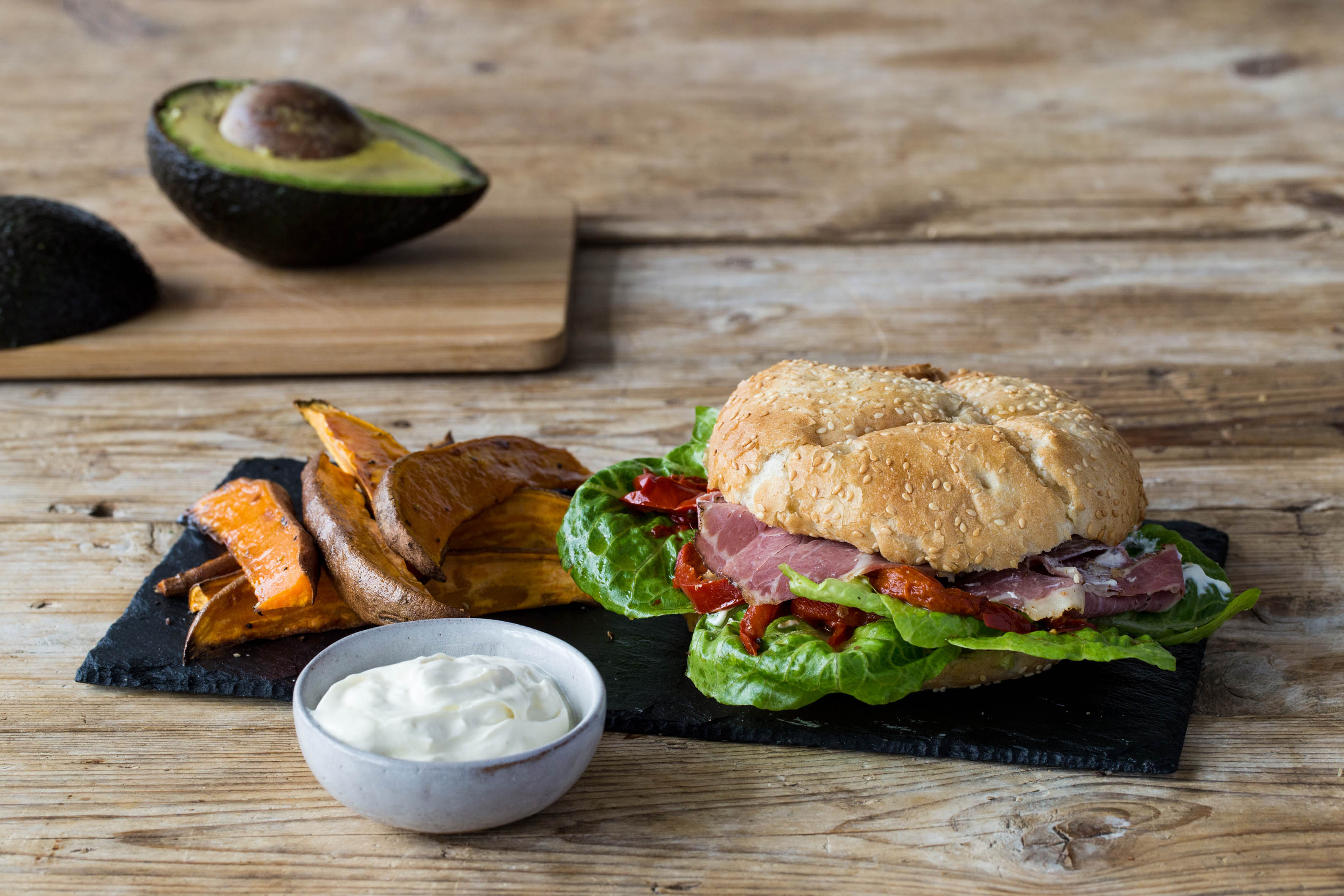 Köstliches Pastrami-Avocado-Sandwich