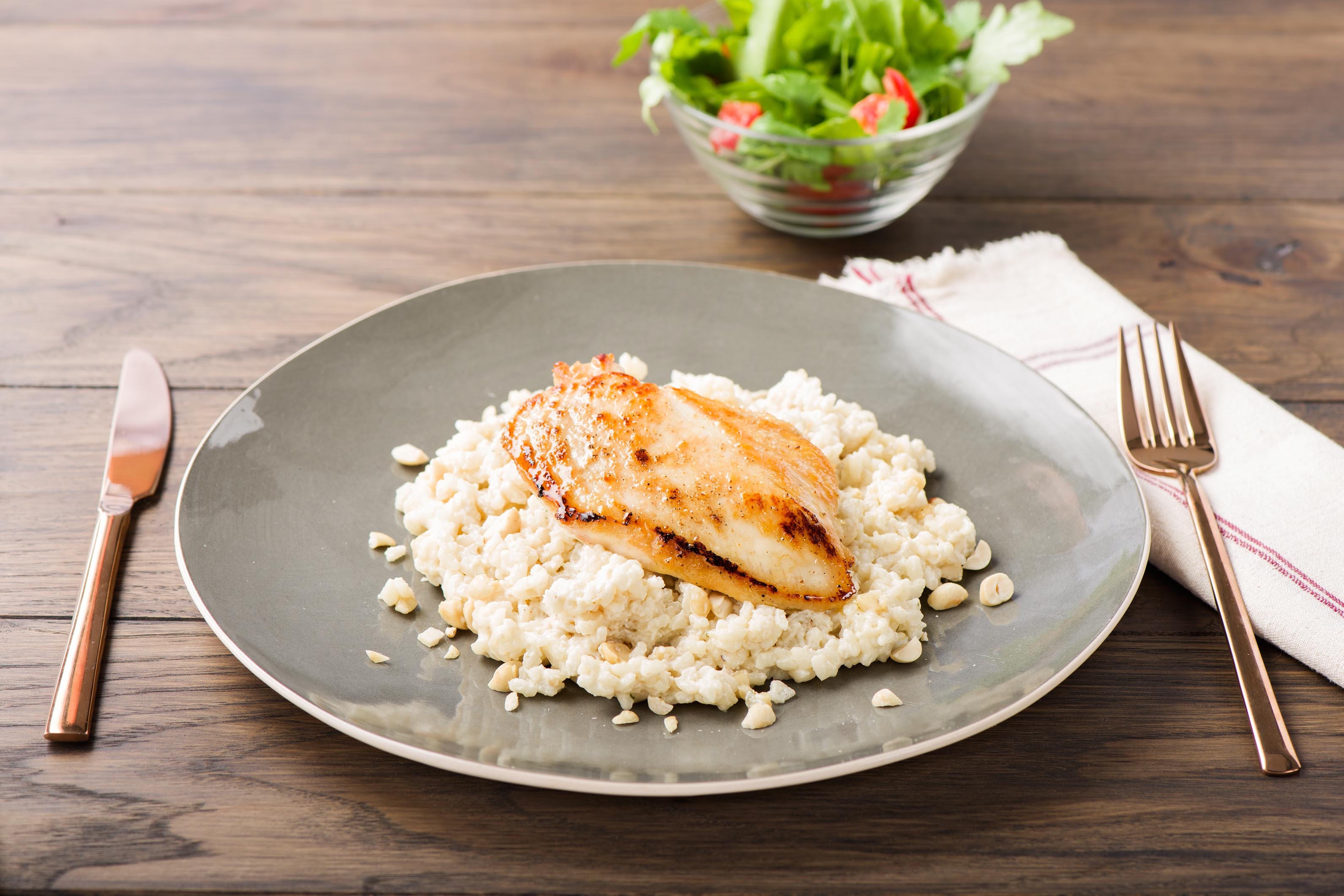 Cremiges Erdnuss-Risotto mit Hähnchenfilet