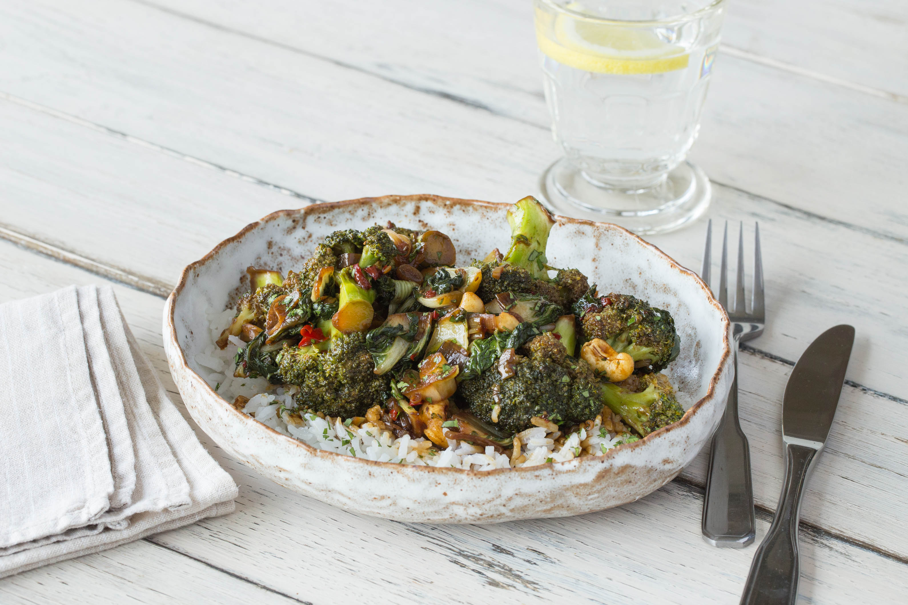 Asiatische Hoisin-Gemüse-Pfanne mit Cashewkernen