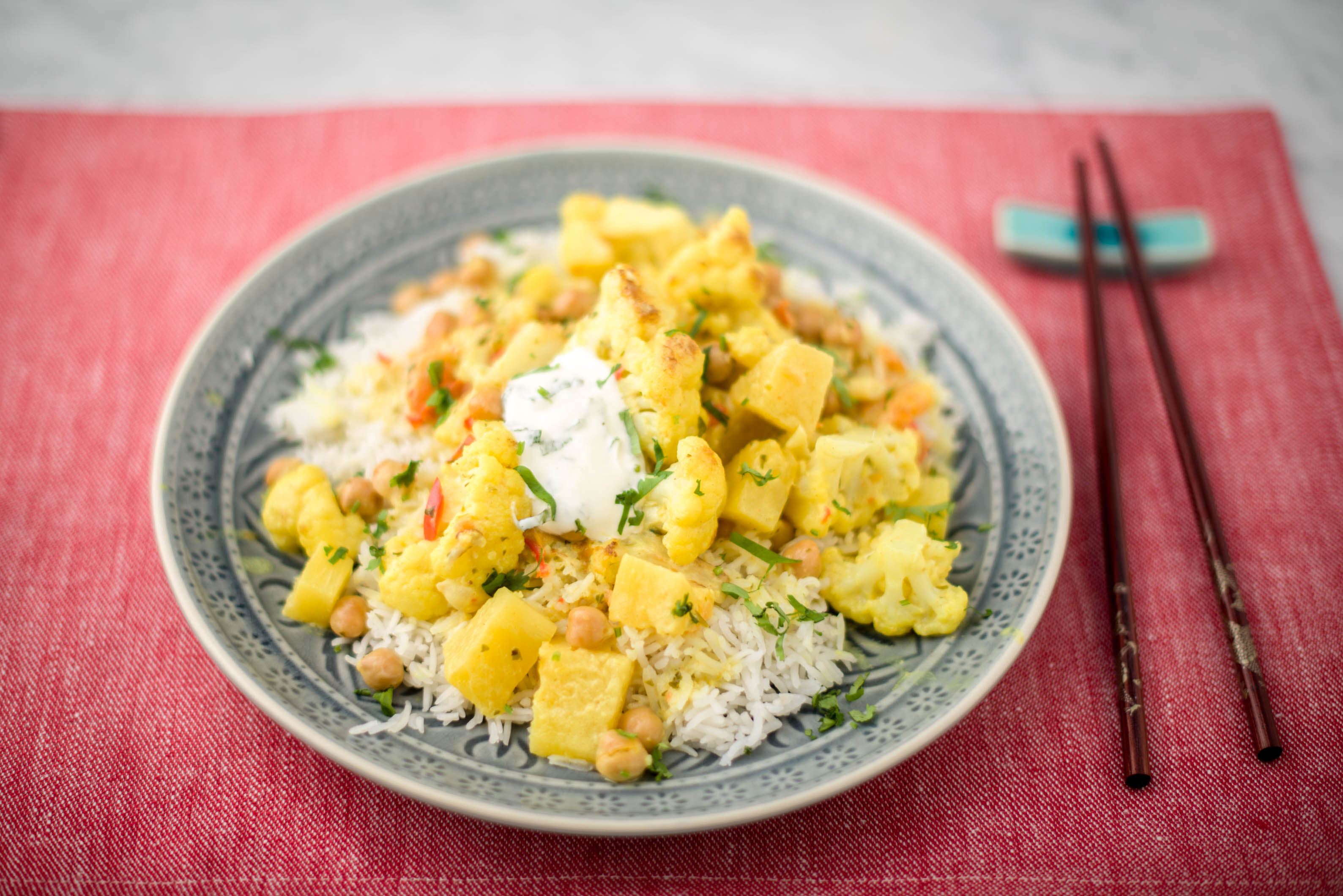 Fruchtiges Blumenkohl-Kichererbsen-Curry