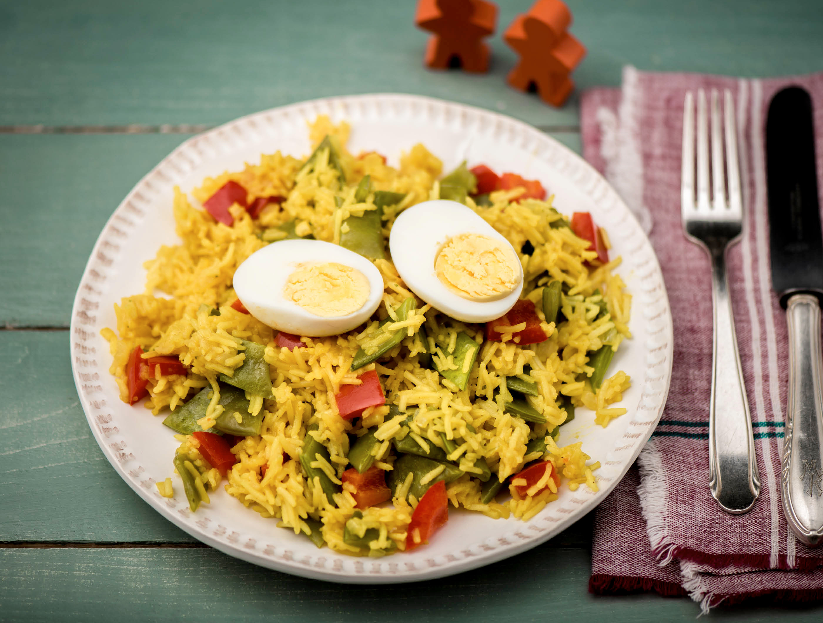 Vegetarische paella met een eitje