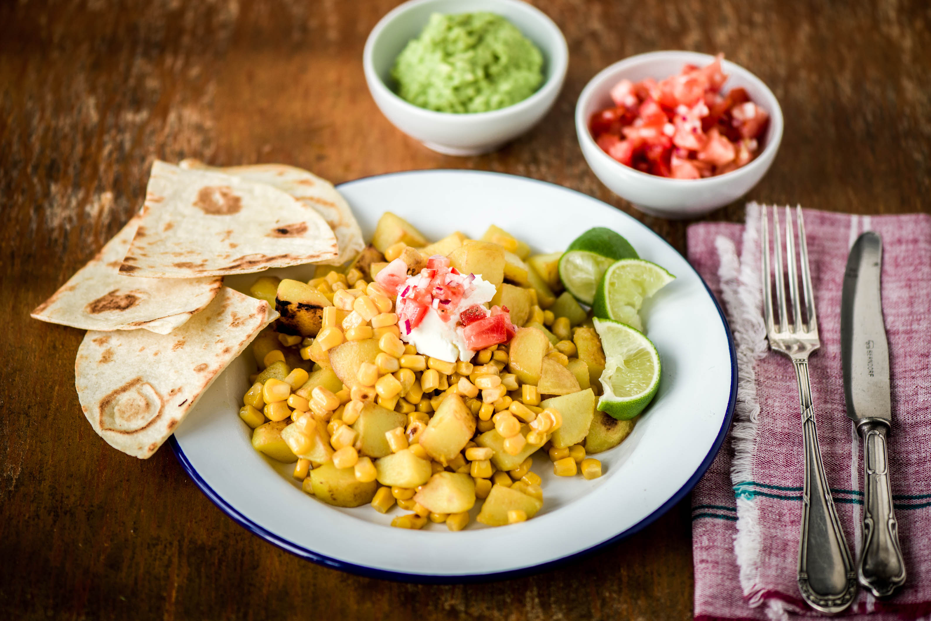 Mexikanische Bratkartoffelpfanne mit selbstgemachter Salsa