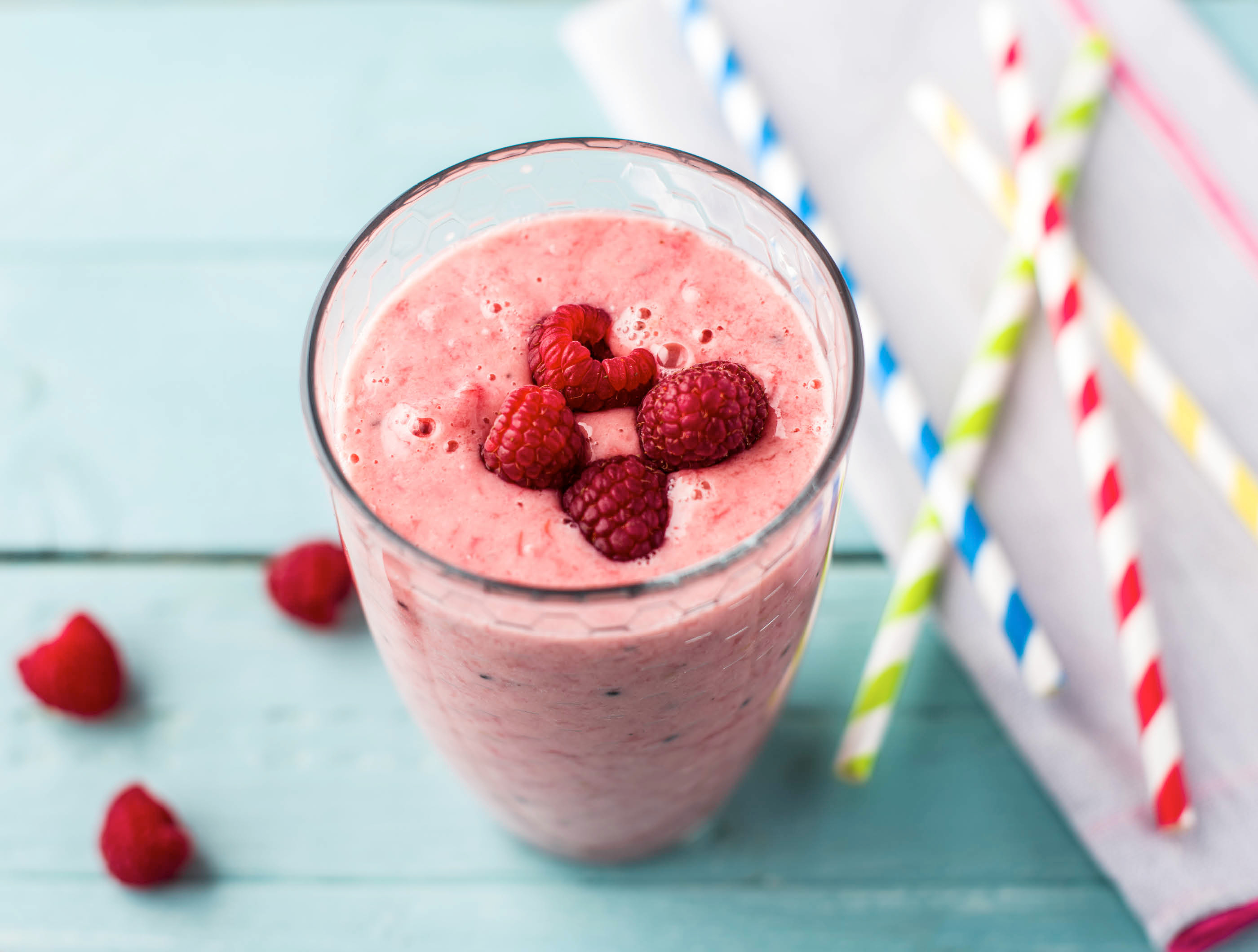 Vitaminesmoothie van grapefruit, kiwi en frambozen