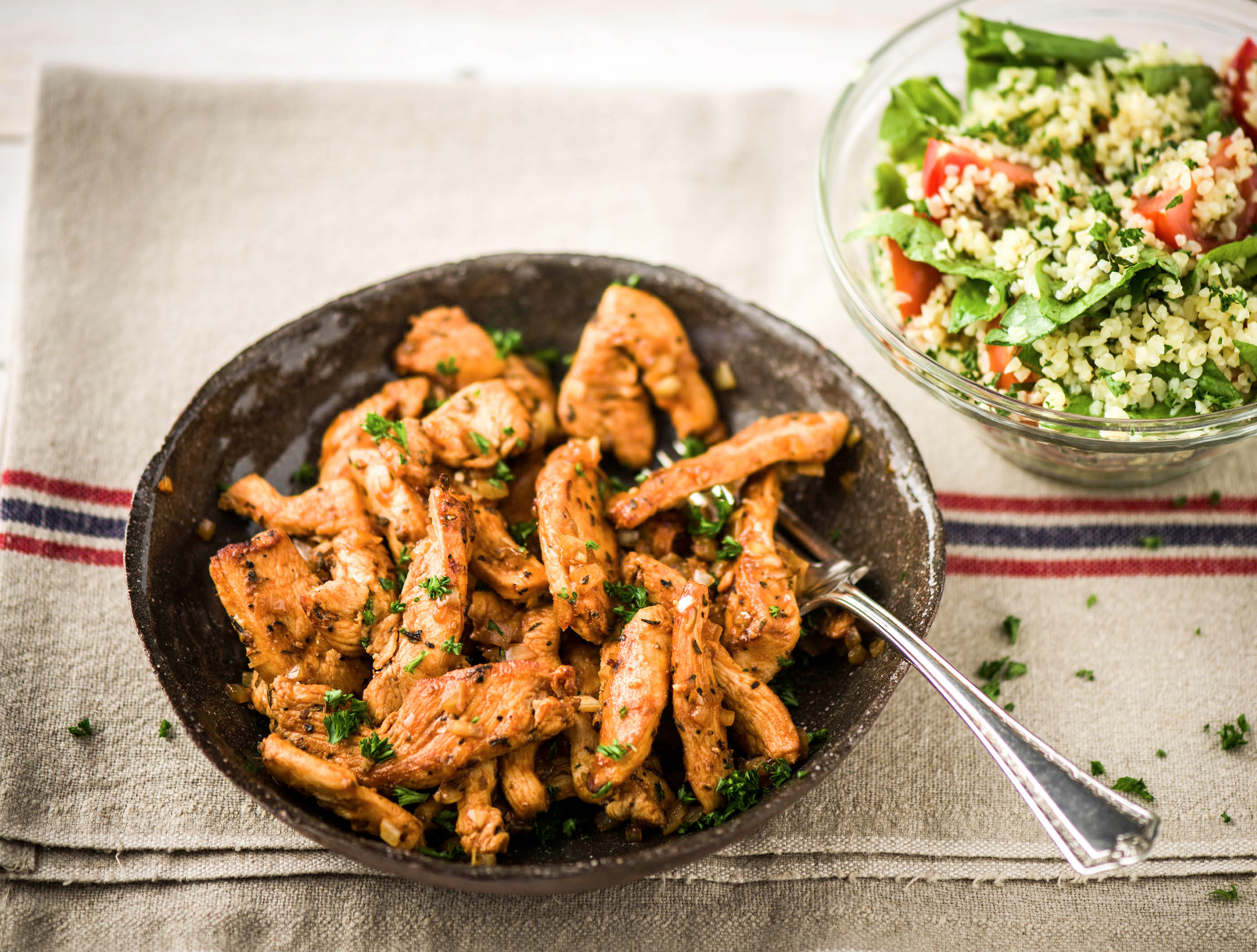 Kipgyros met kruidige tabouleh en slamelange