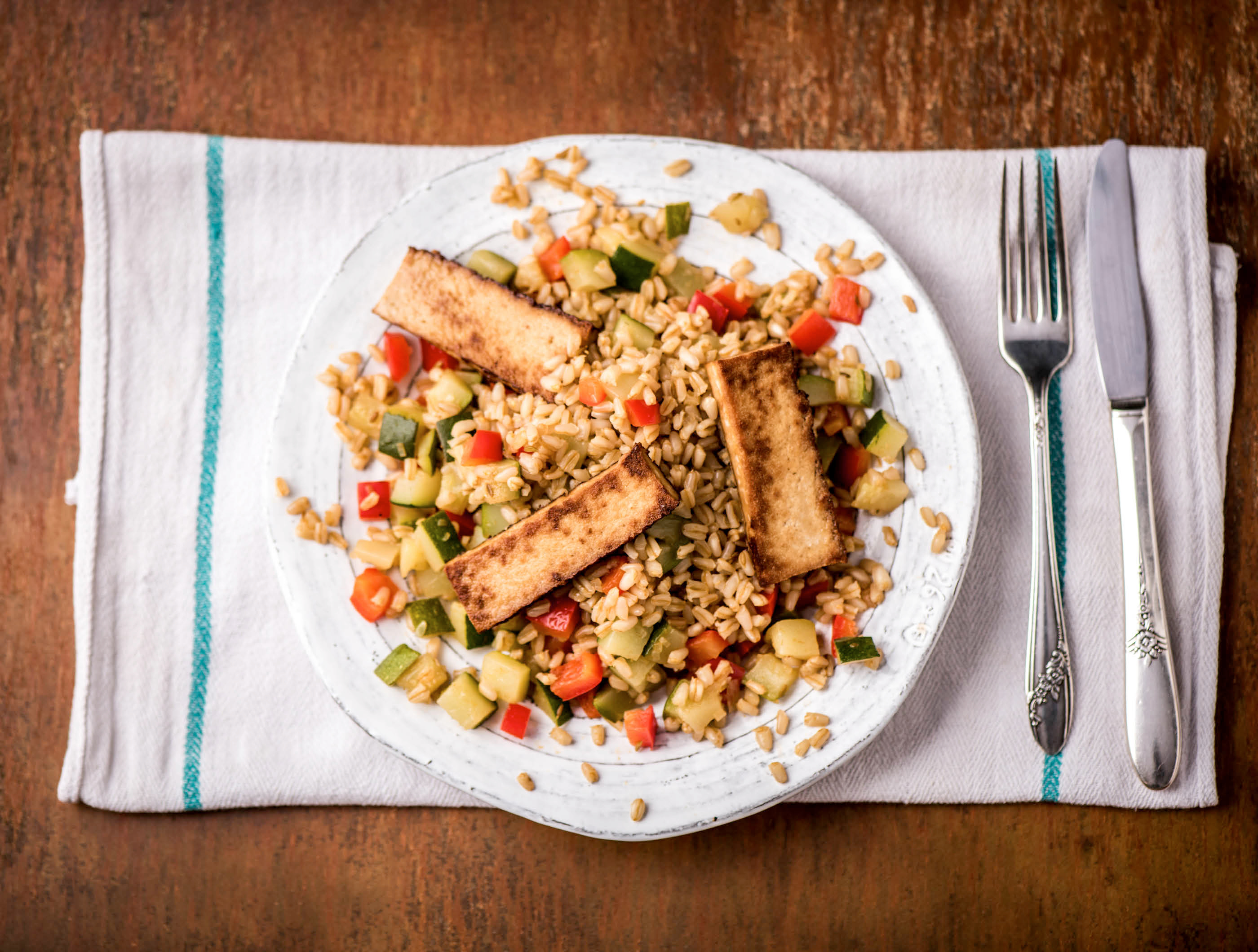 Parelgerst met Javaanse sticks en groenten