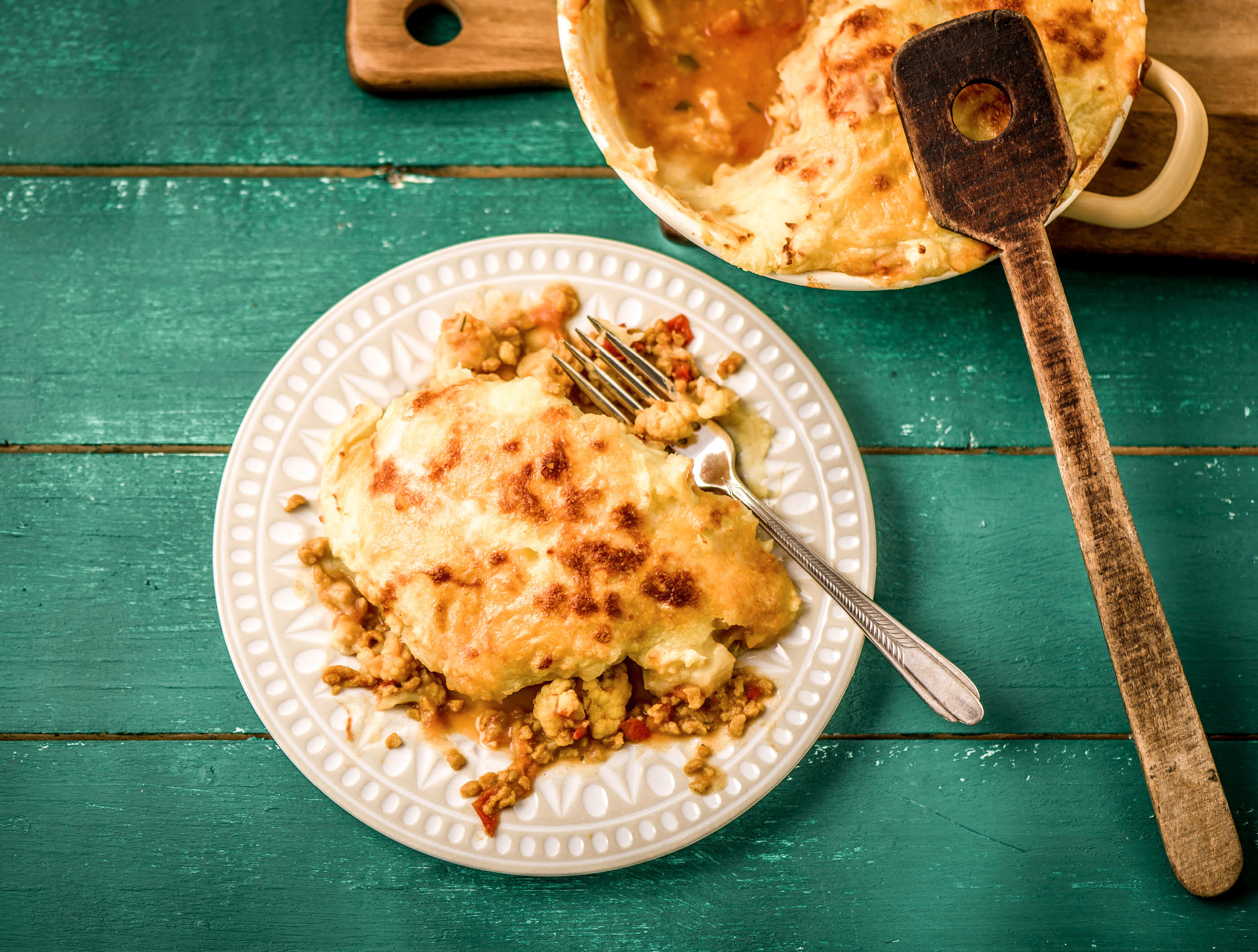 Ovenschotel met vegetarisch gehakt, puree en oude kaas