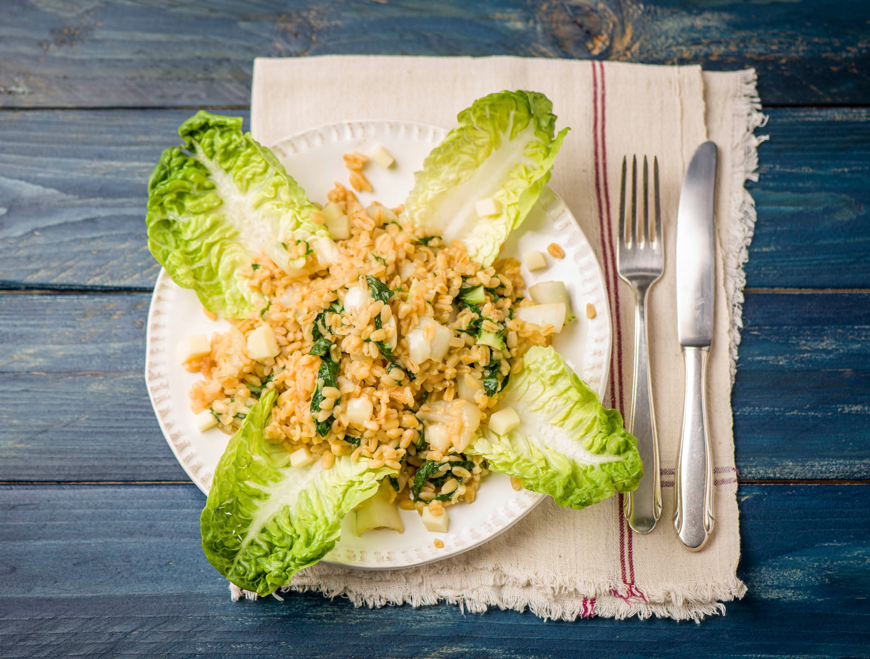 Romige parelgerst met paksoi, verse oregano en provolone