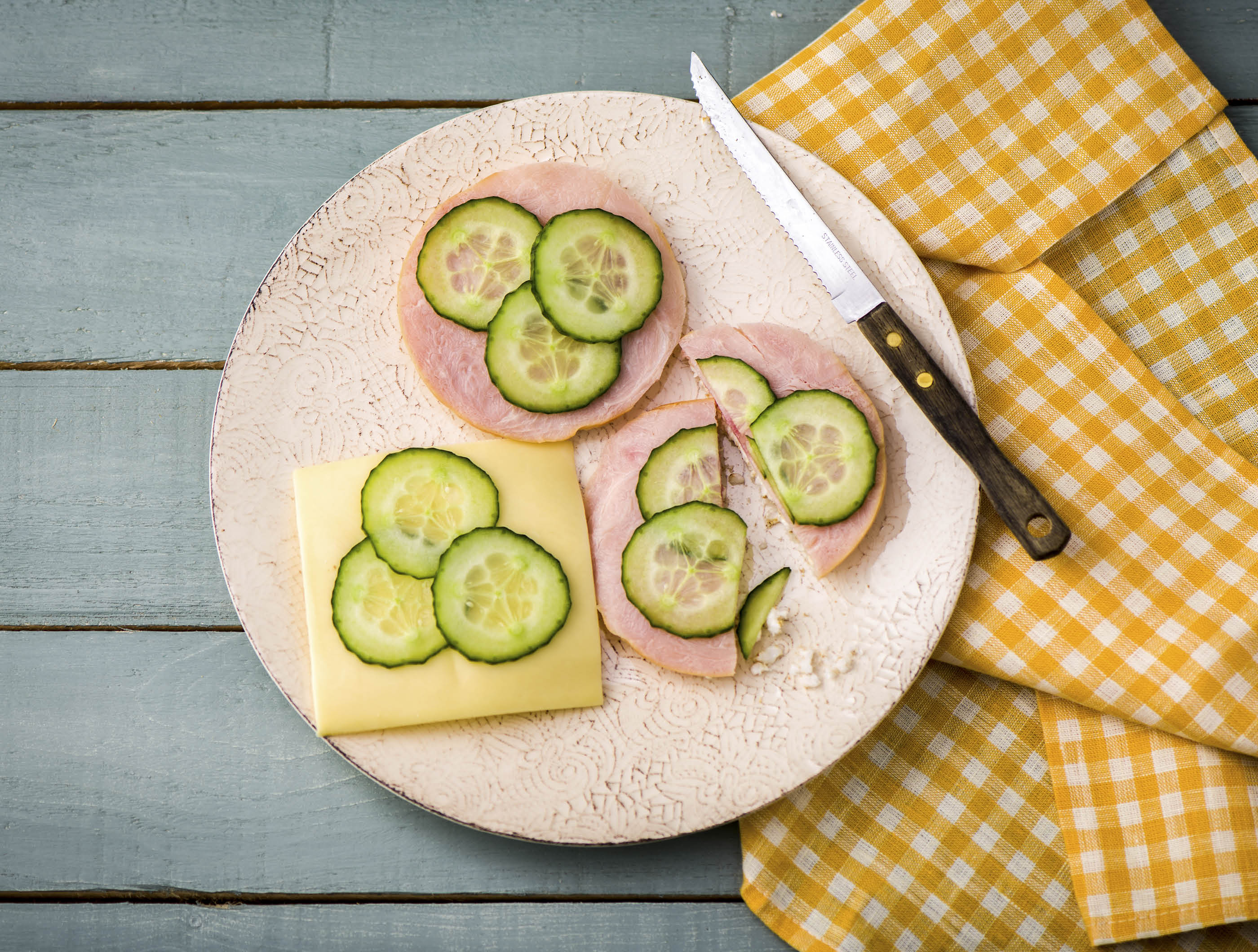 Oerhaverwafels met oude kaas en kalkoenfilet