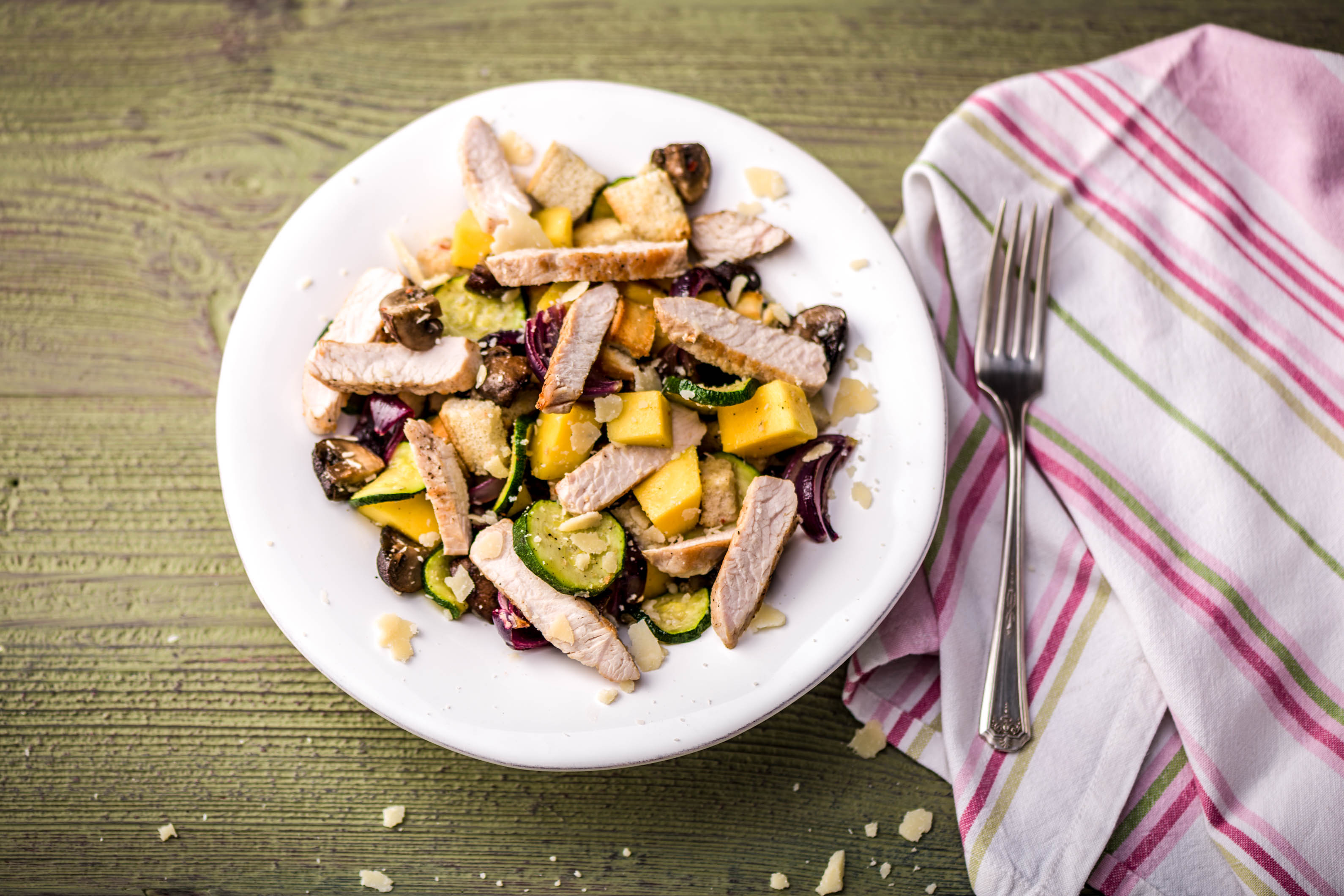 Karibischer Mango-Brotsalat