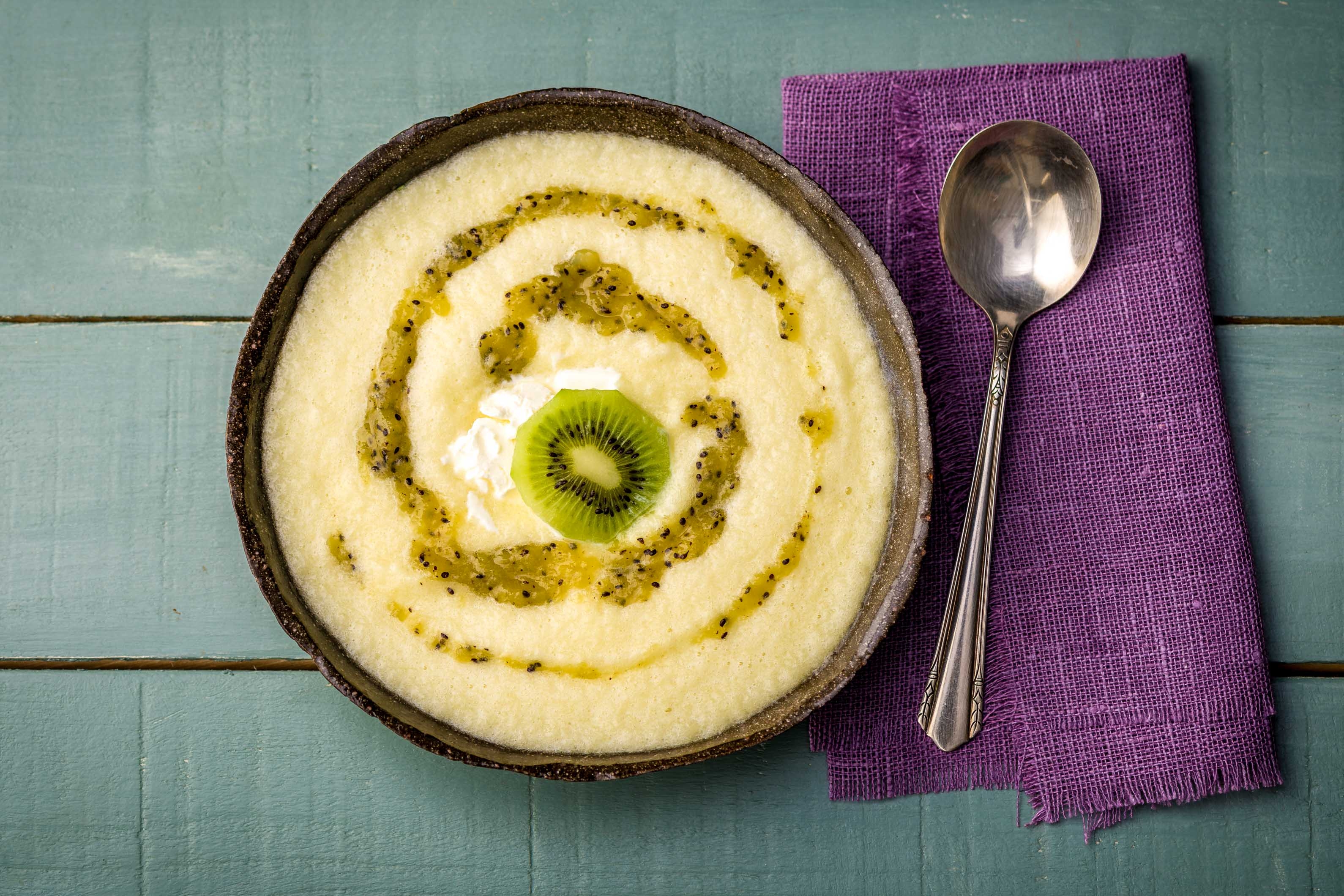 Meloensoep met kiwi en kwark