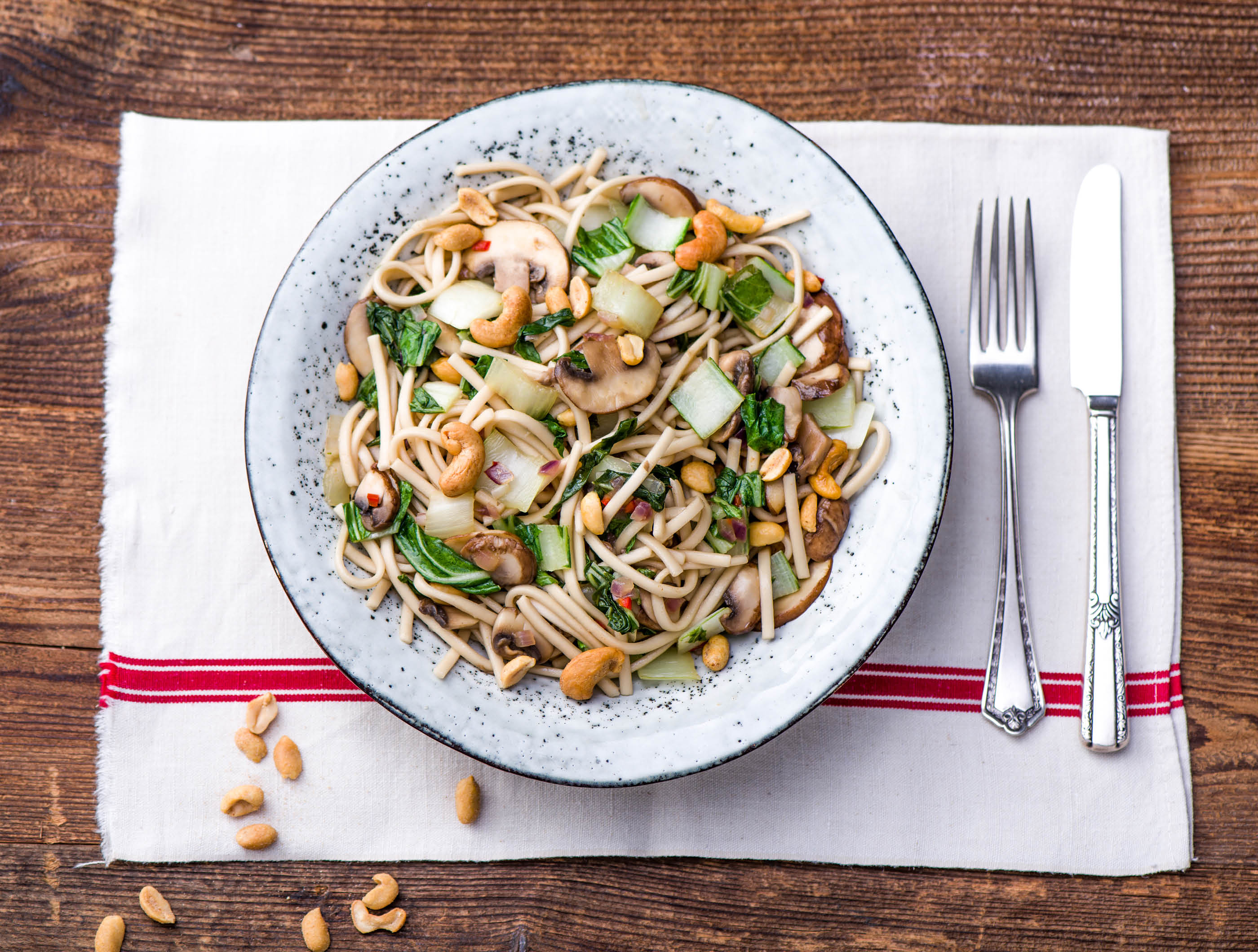 Noedels met kastanjechampignons