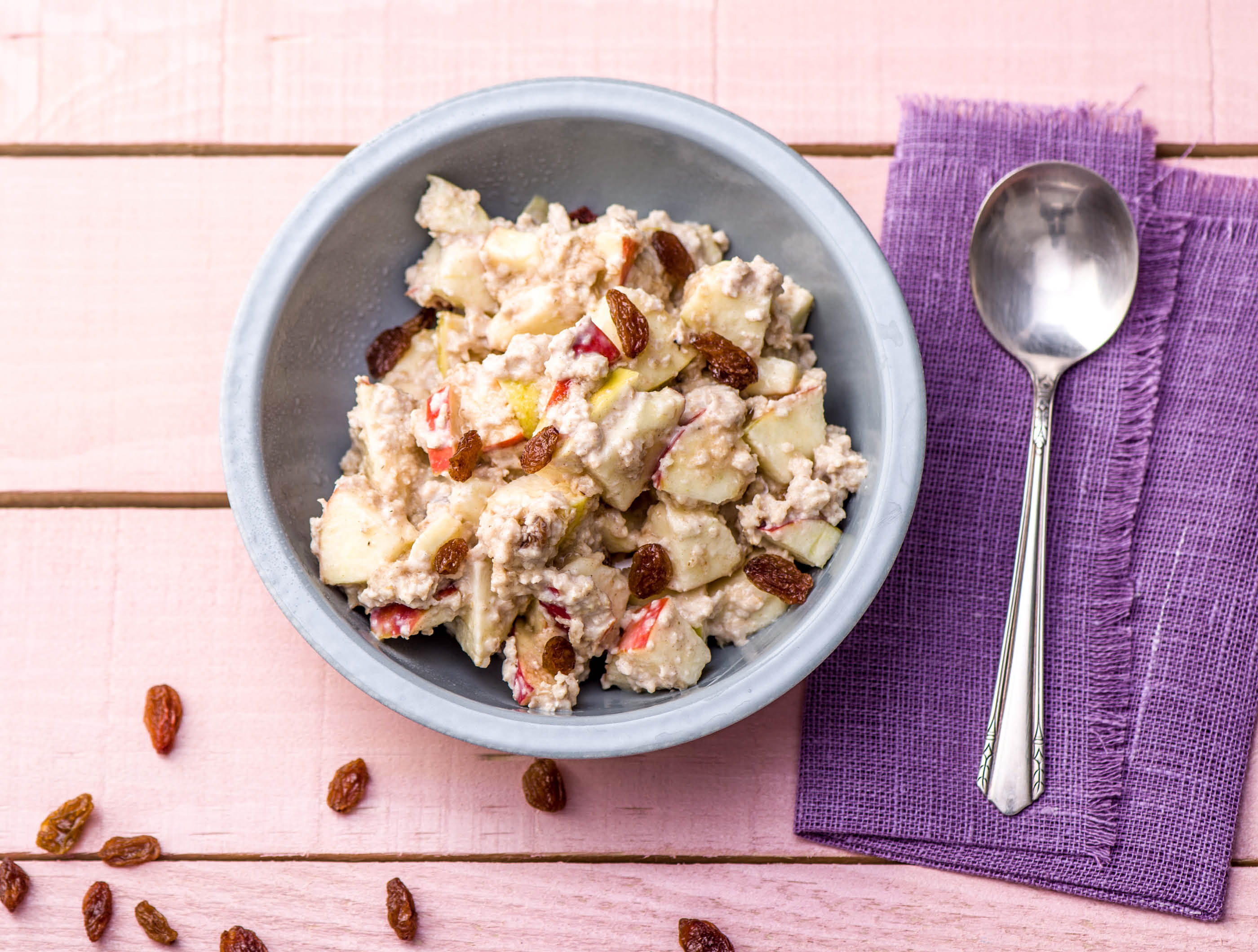 Overnight oats met appel, kaneel en rozijnen