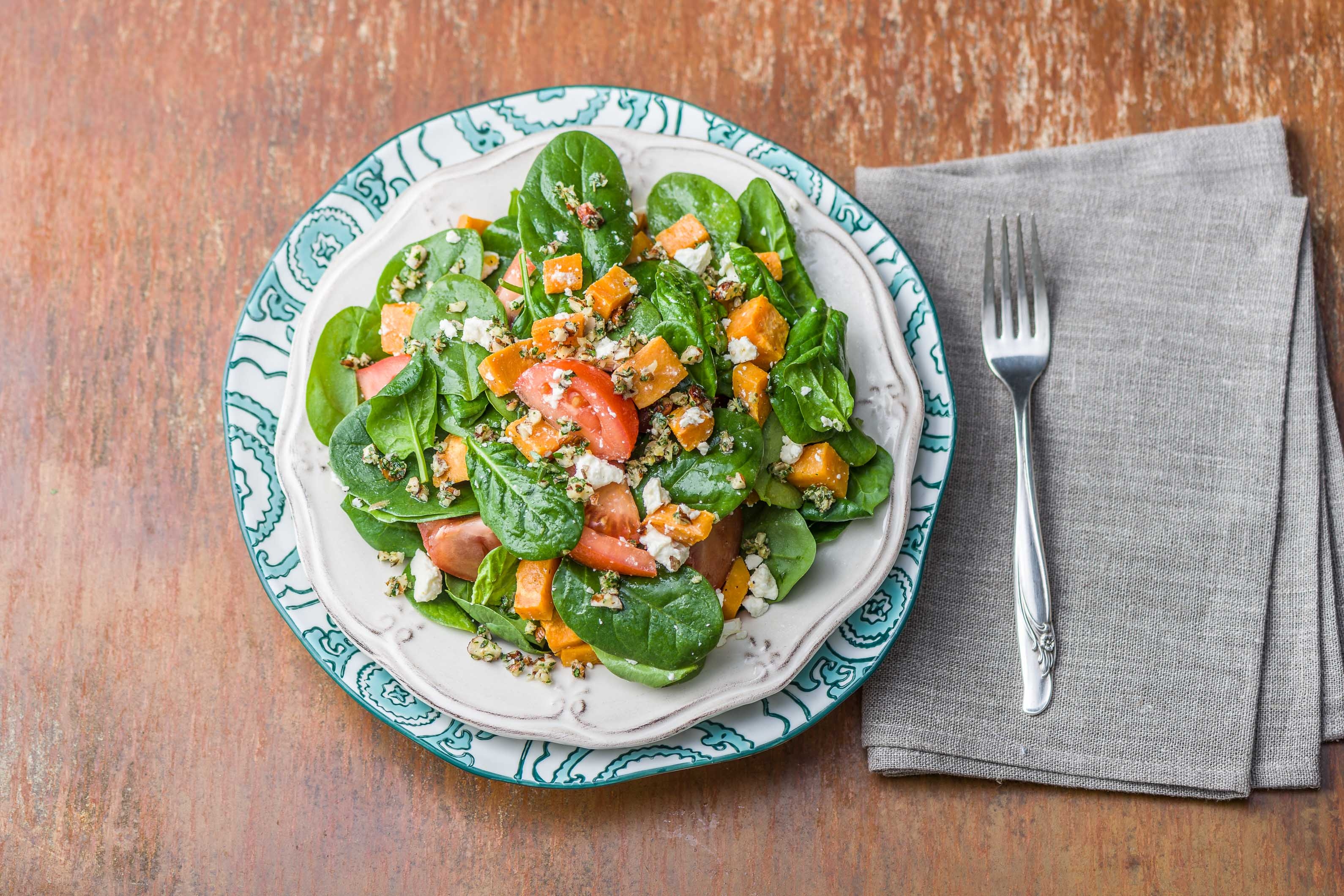 Salade van spinazie en bataat