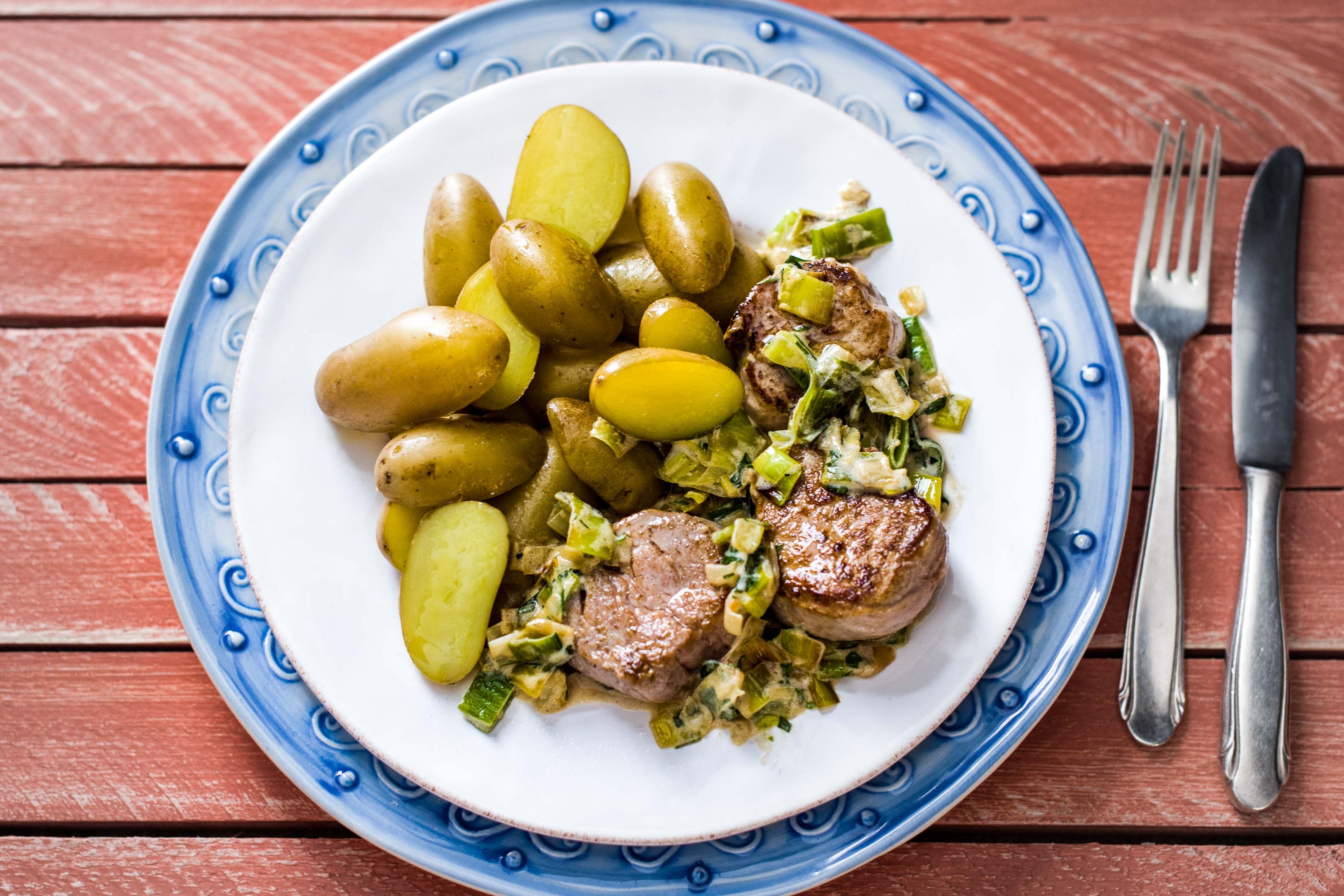 Schweine-Medaillons in cremiger Porree-Soße