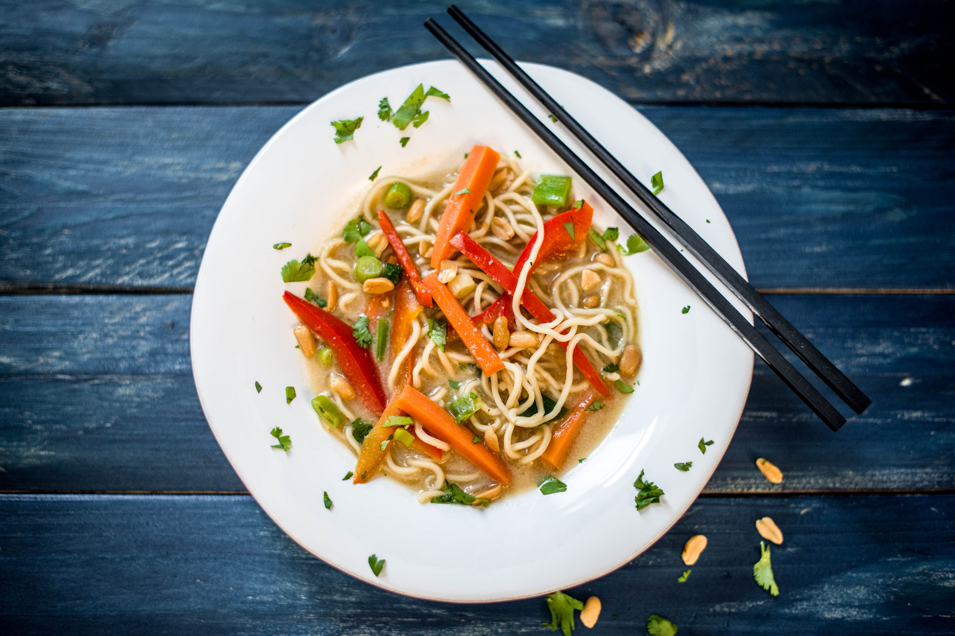 Erdnussliebe! - Asiatische One-Pot-Pasta