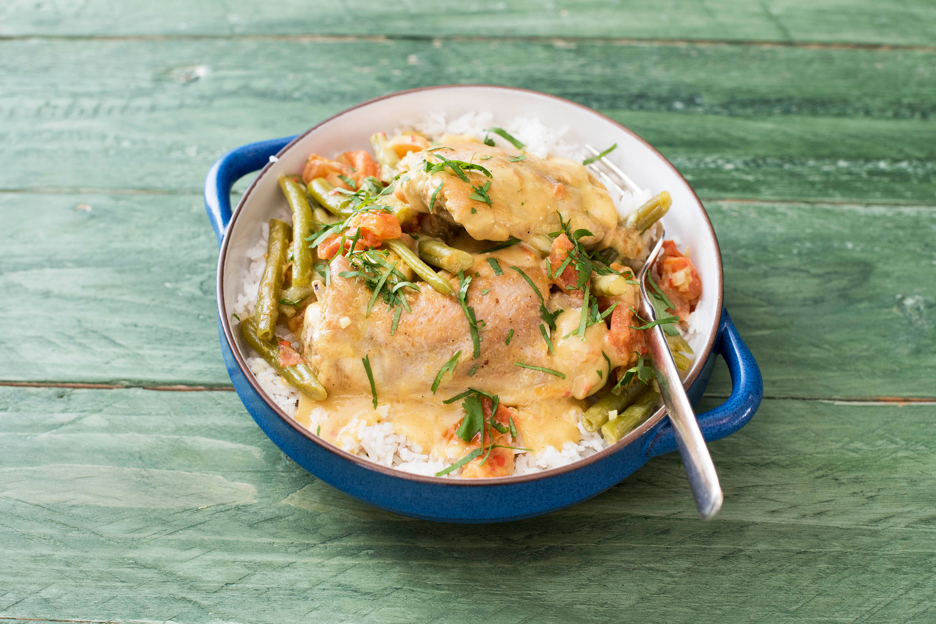 Feuriges „Garam Masala“-Hähnchen mit Bohnen