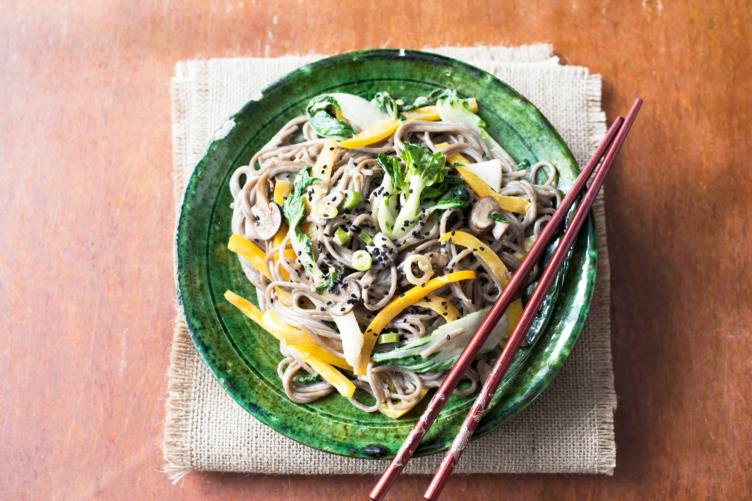 Lecker asiatisch: Sobanudel-Gemüse-Pfanne