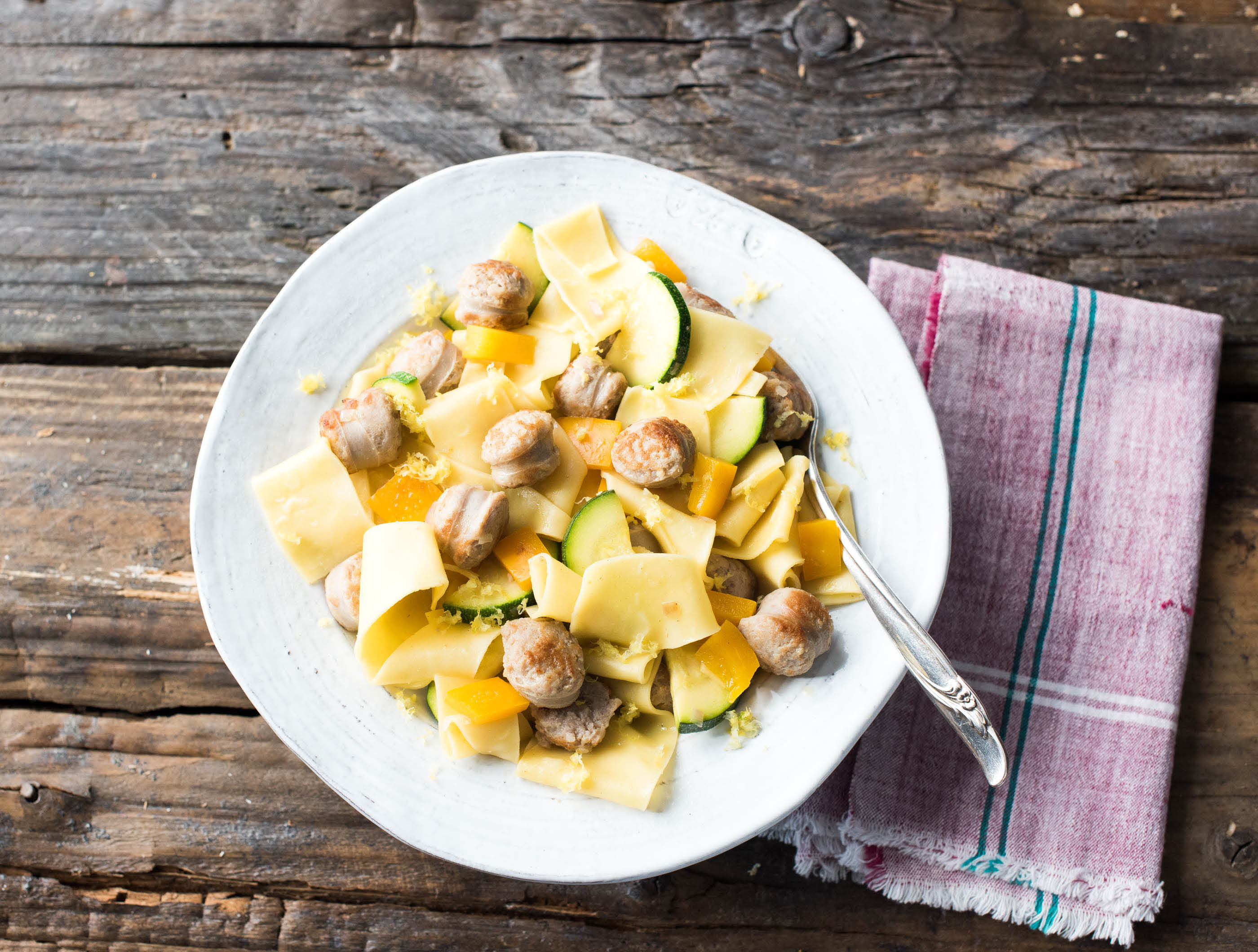 Fazzoletti met Brandt & Levie-worst, courgette en paprika