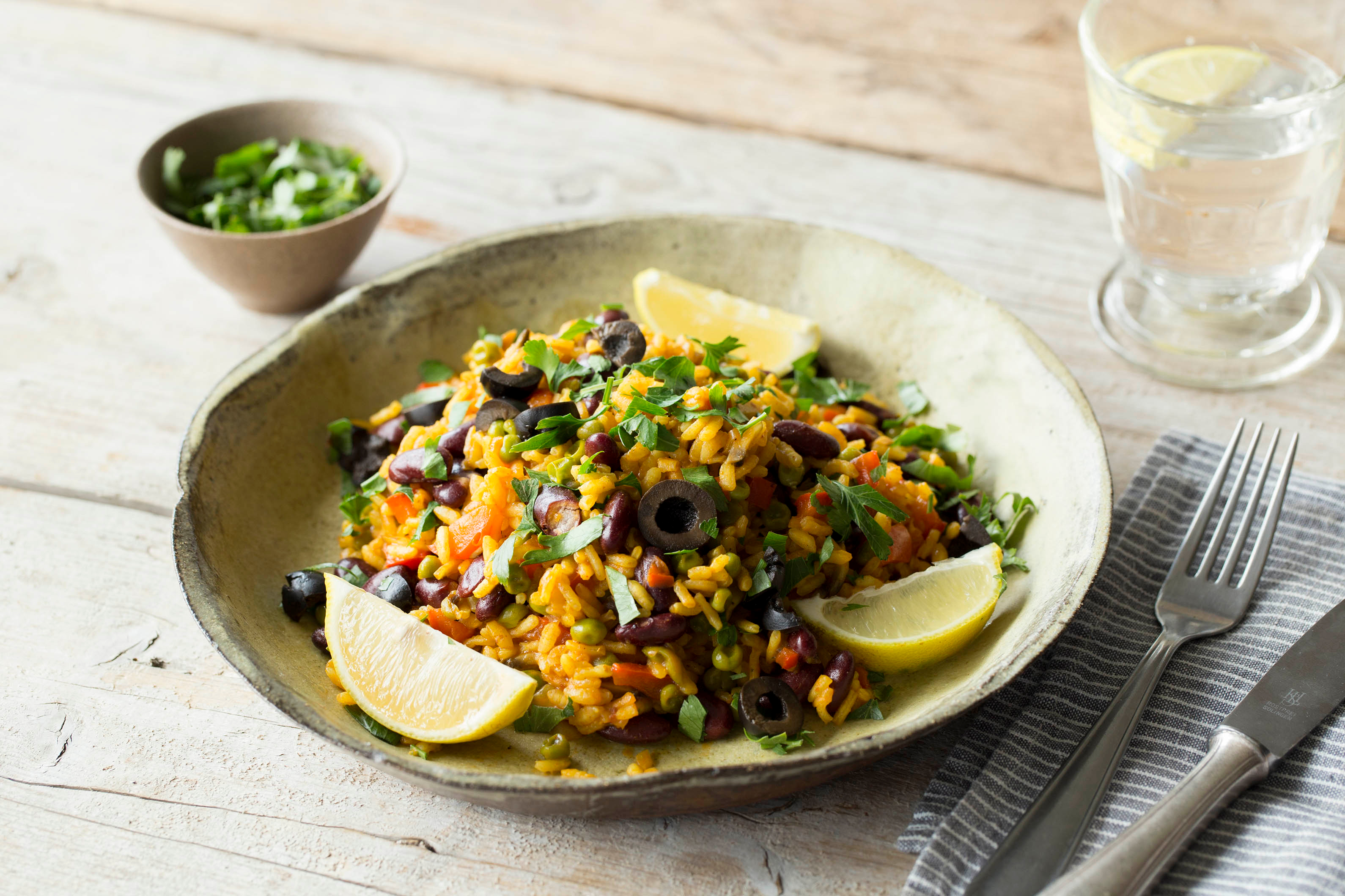 Paella de Verduras de Temporada con Frijoles