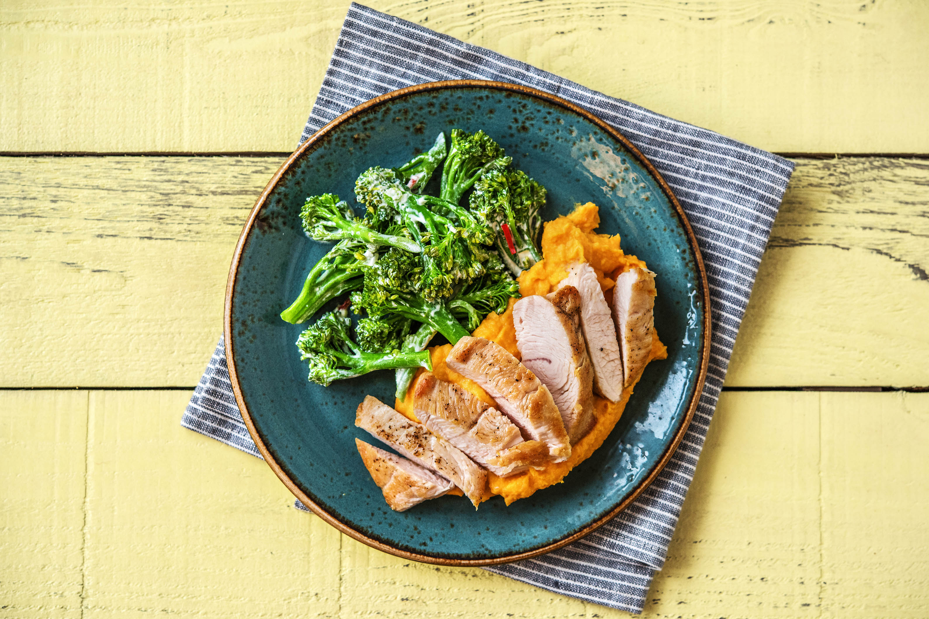 Putenbrustfilet mit Brokkolinigemüse