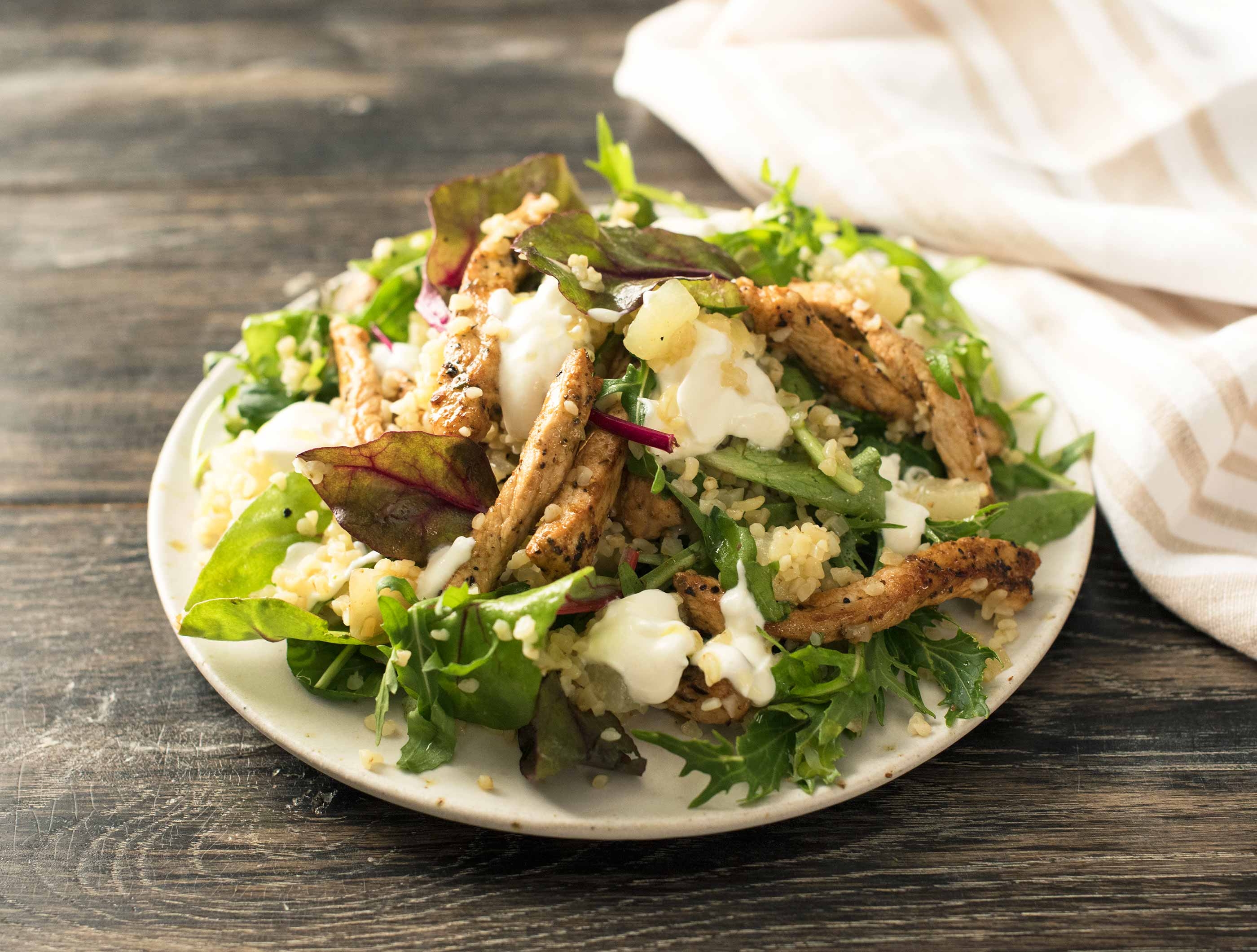 Mediterrane bulgur met gyros, koolrabi en labne