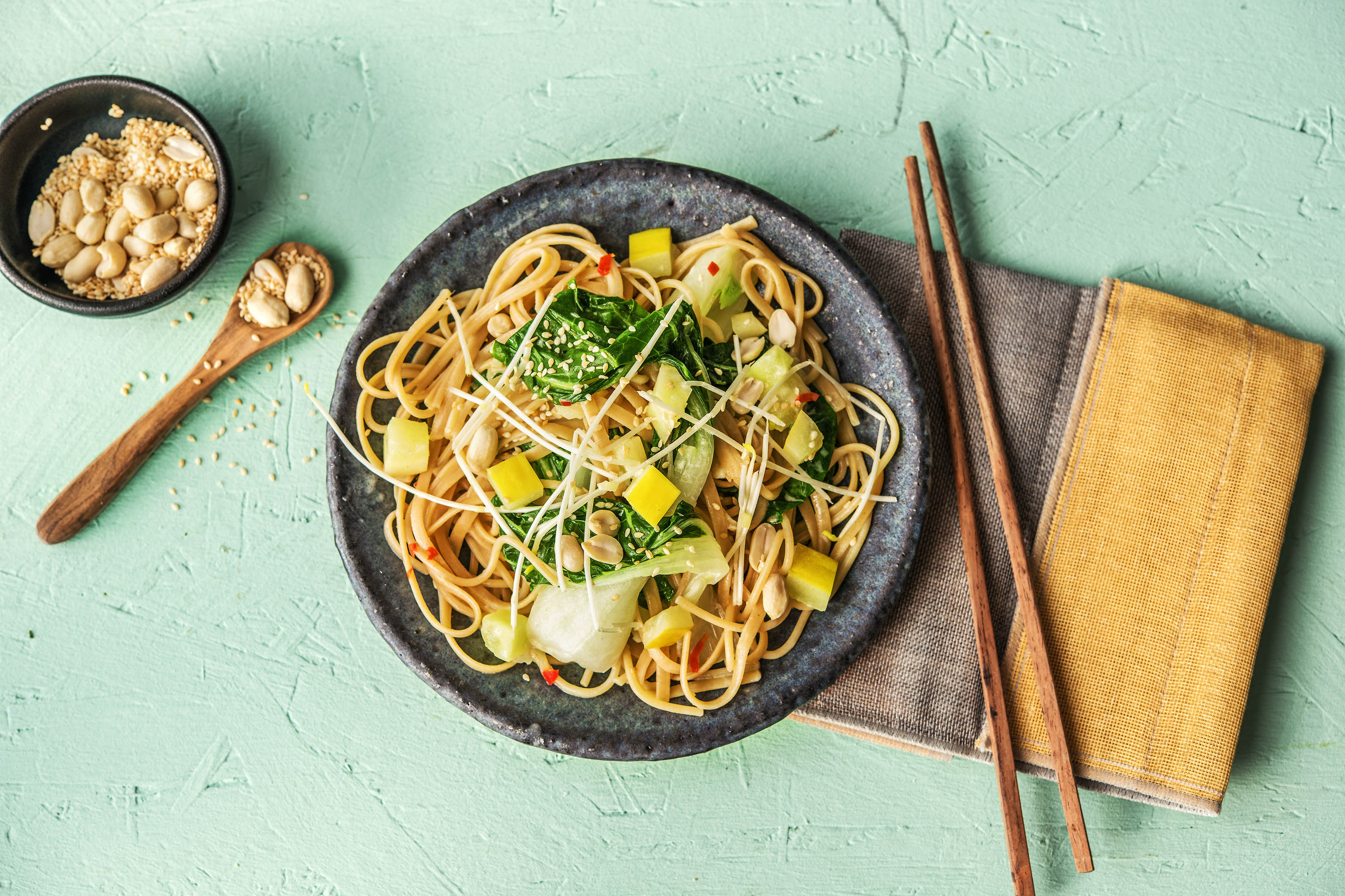 Asiatische Vollkornspaghetti-Pfanne