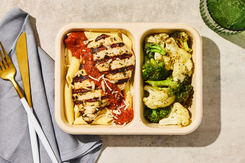 Poulet grillé au parmesan et pennes