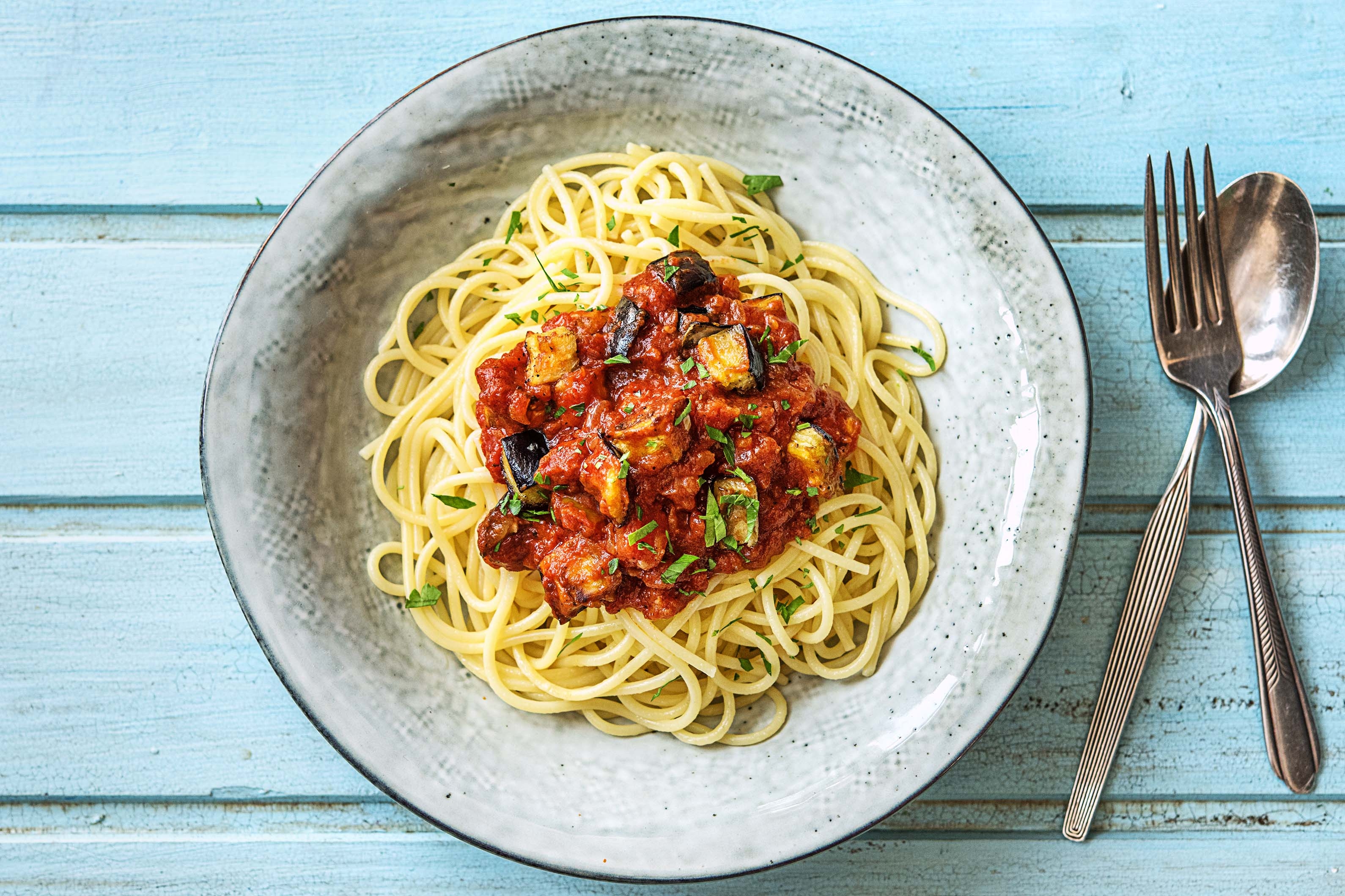 Spaghetti mit fruchtiger Tomaten-Auberginen-Sauce