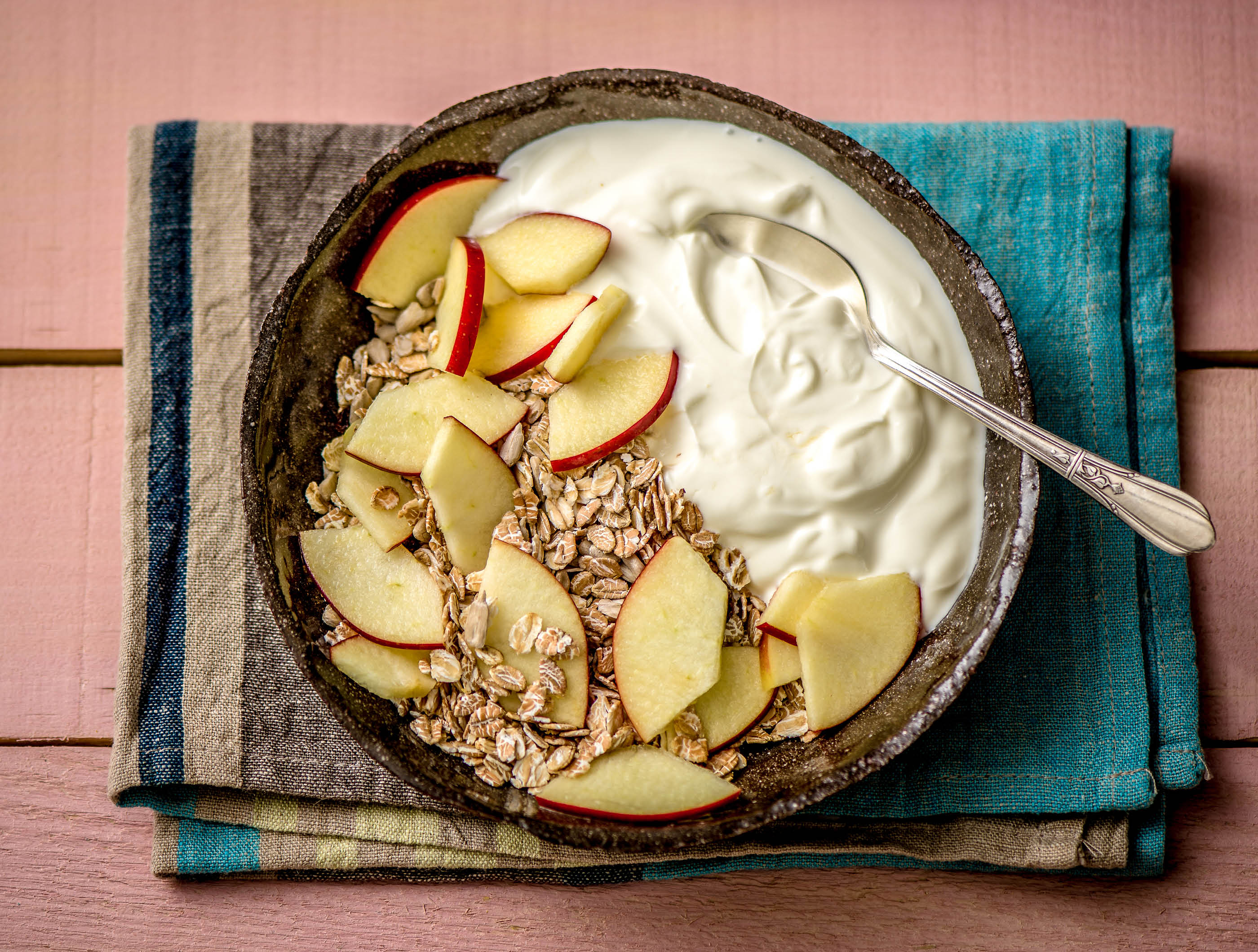 Granola au yaourt demi-écrémé et à la pomme