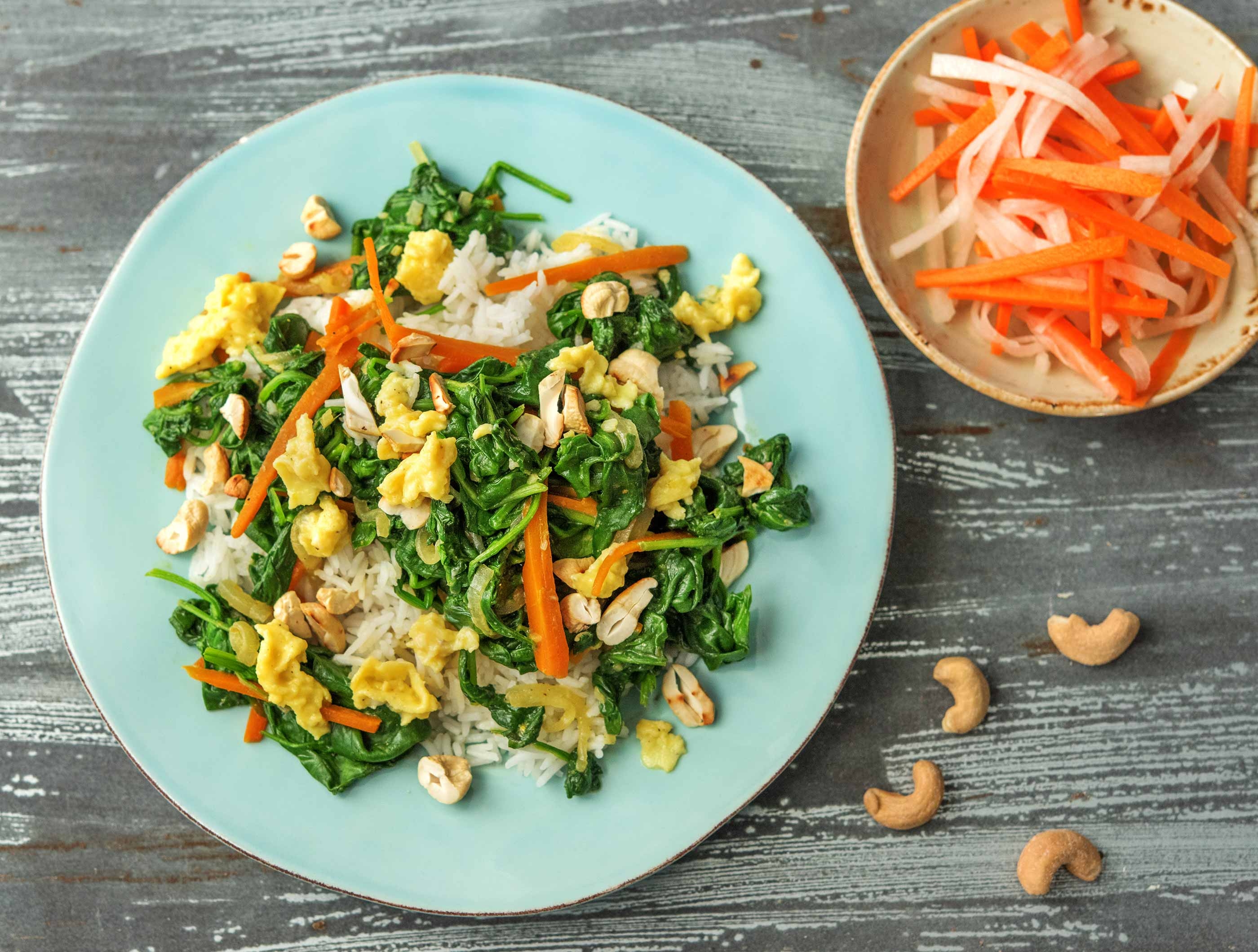 Riz à l’ail au raifort, carottes et noix de cajou