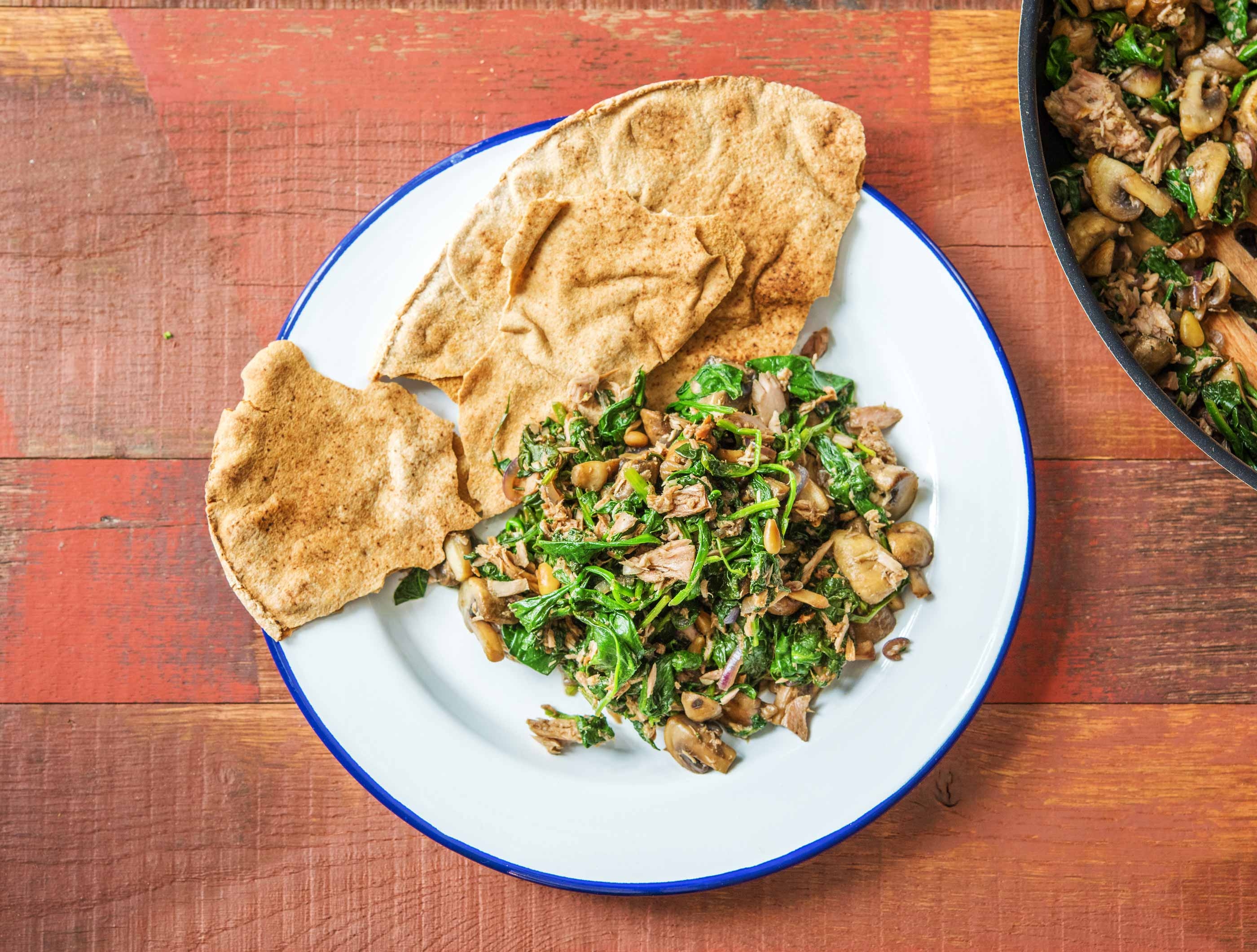 Sauté de thon aux épinards et aux pignons de pin