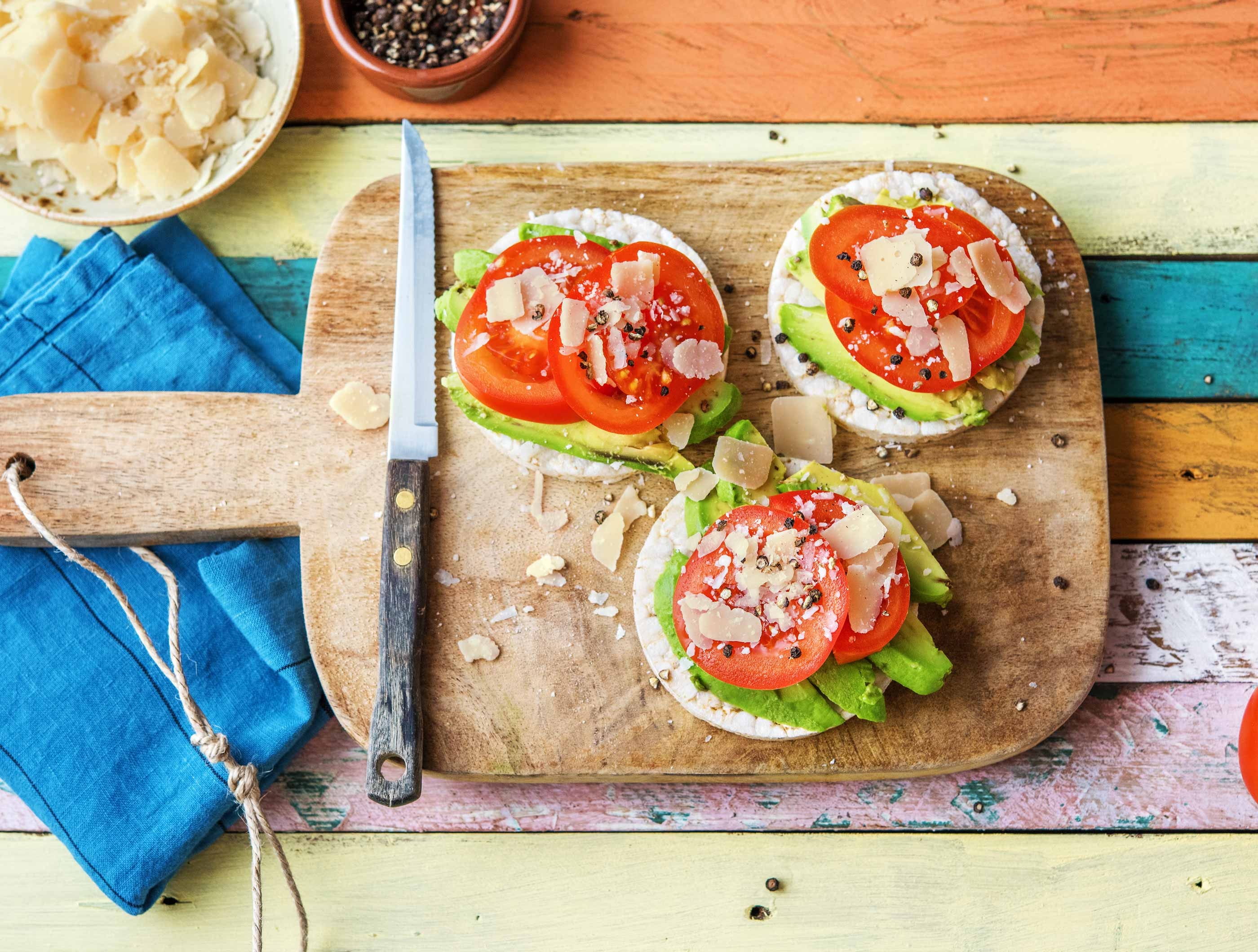 Gaufres d’épeautre, fromage vieux et avocat