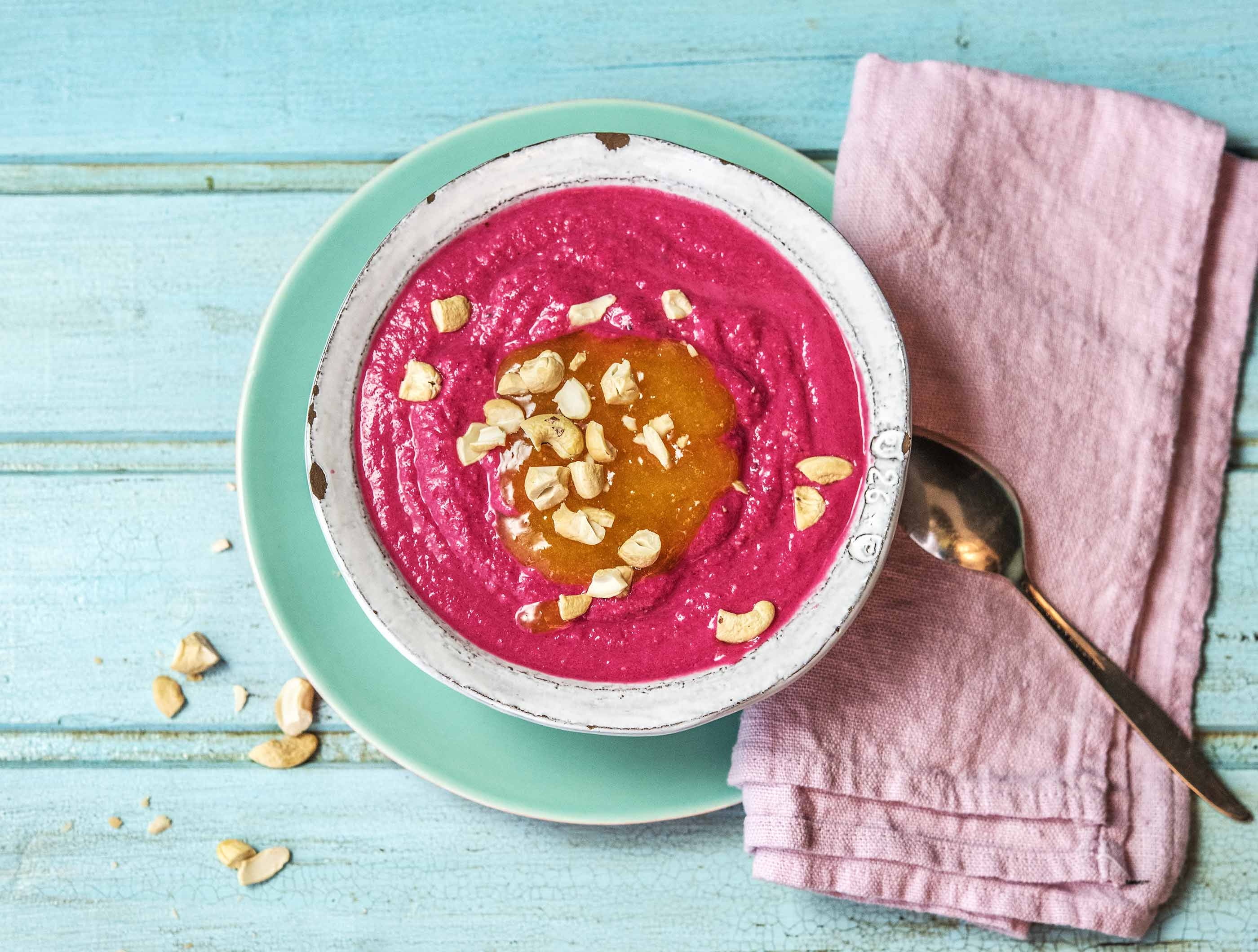 Smoothiebowl à la betterave et au kiwi