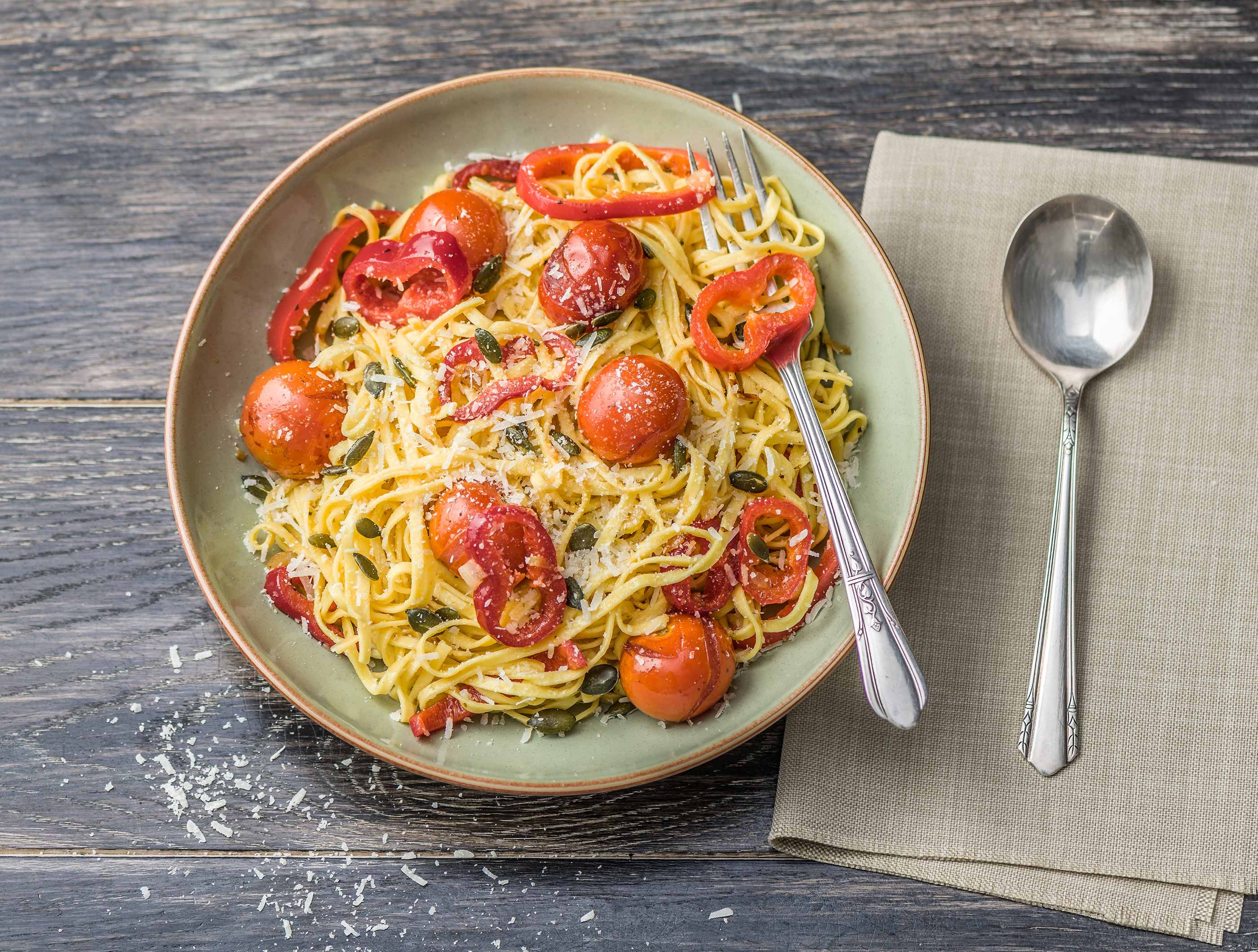 Fettucini et tomates cerises au four
