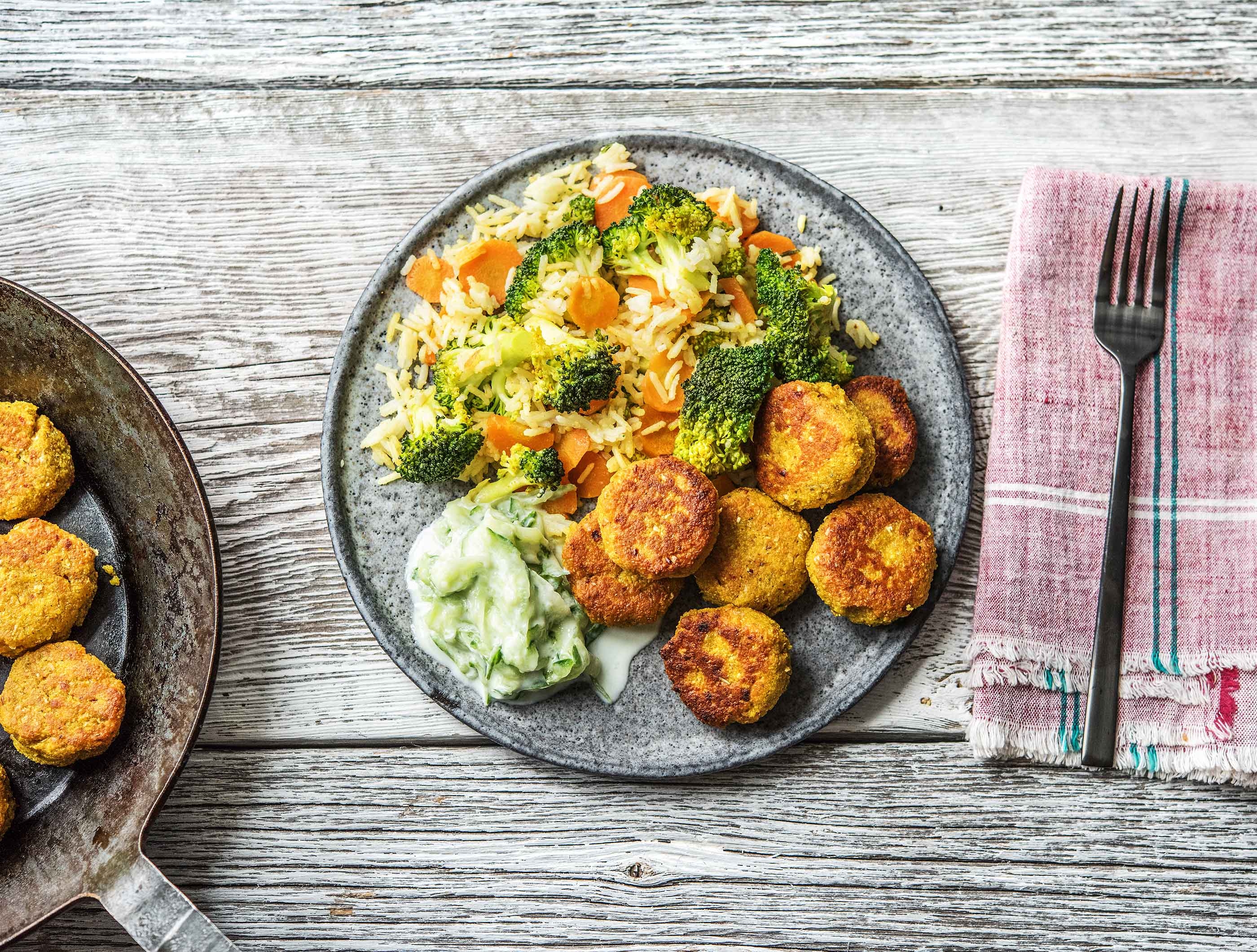 Riz sauté aux légumes et aux falafels