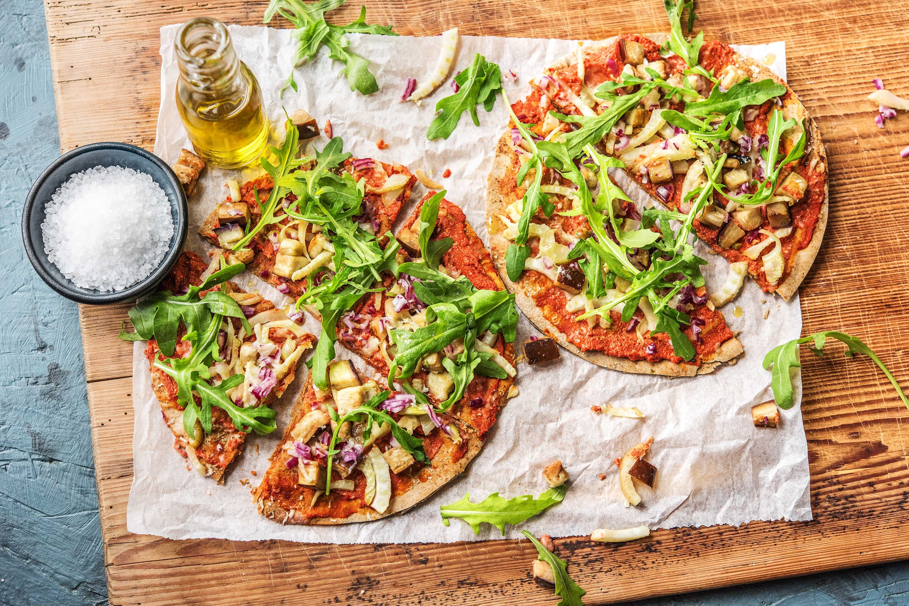 Platbroodpizza met aubergine, venkel en ricotta